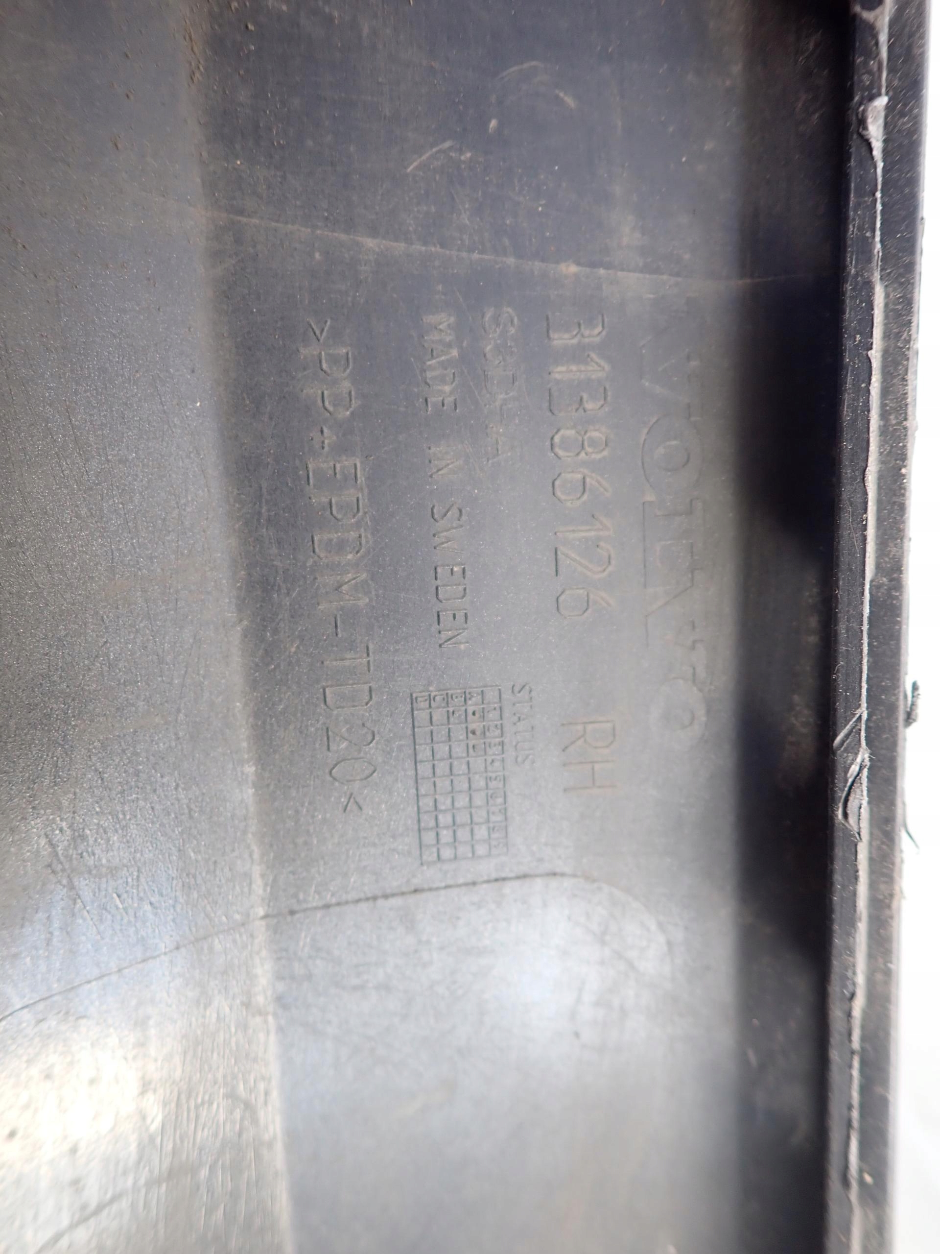 VOLVO V90 S90 16- threshold right moulding threshold right