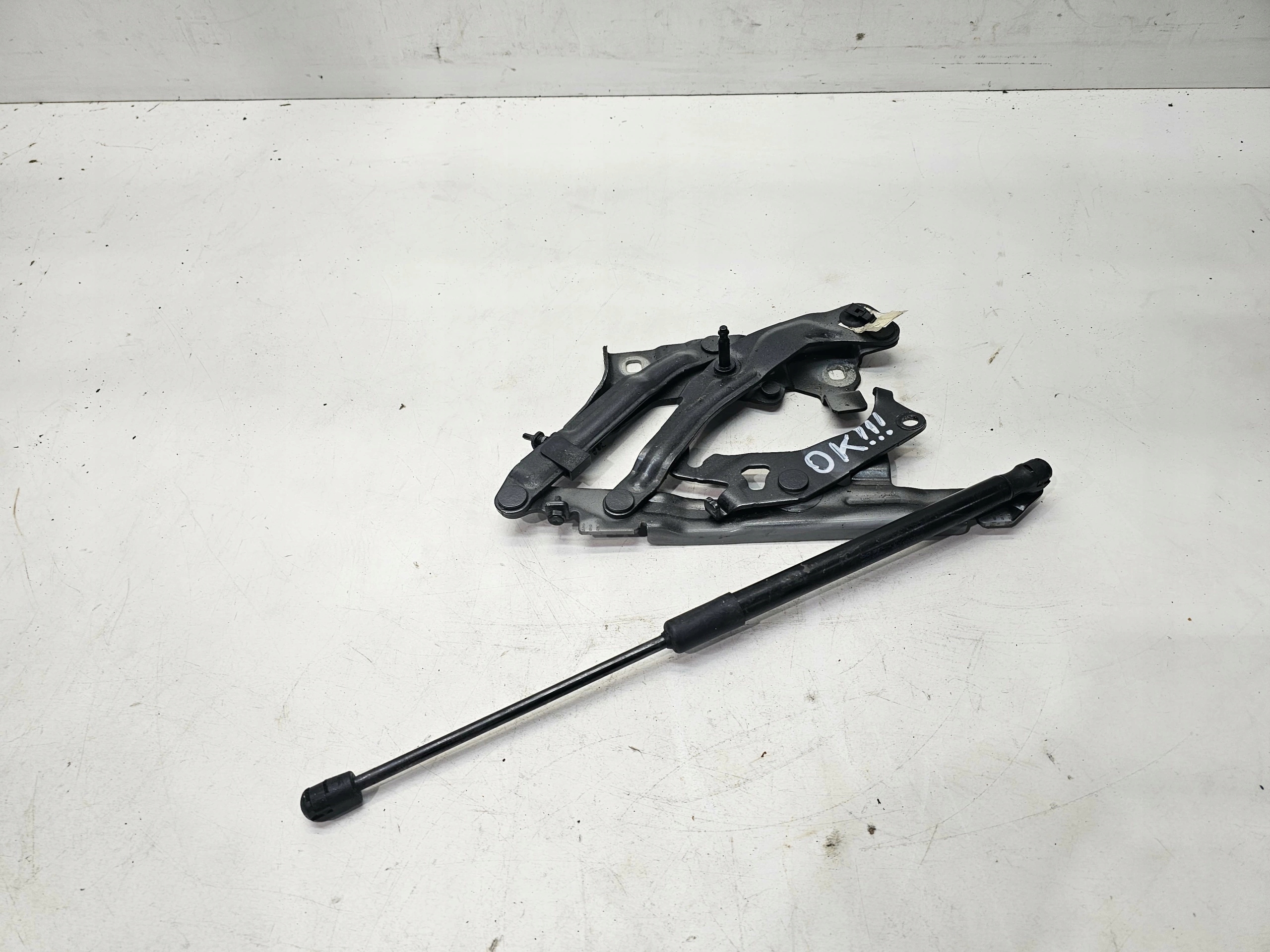 hinge bonnets left AUDI Q5 80A FY 80A823301B