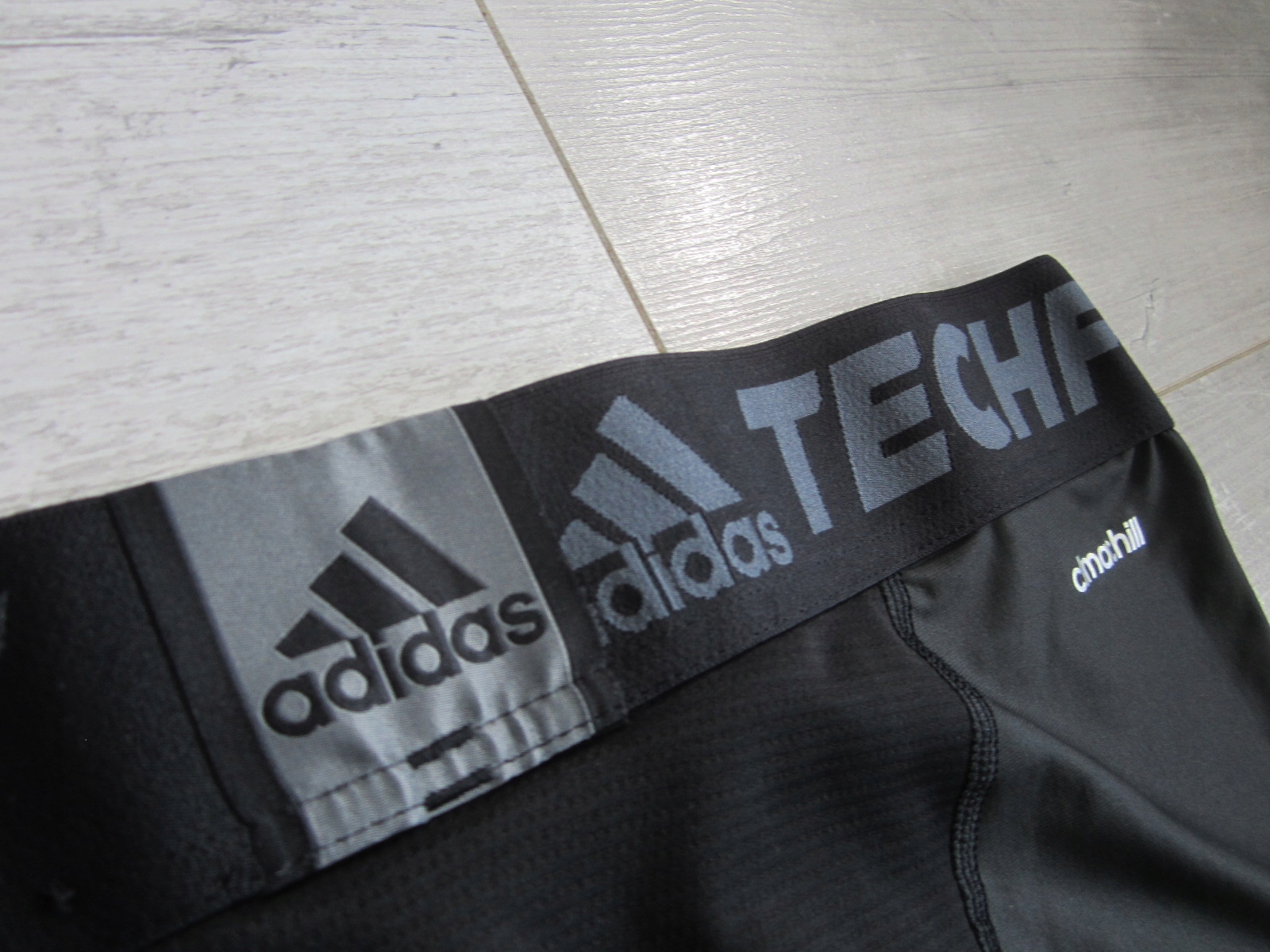 ADIDAS Techfit_XL (42)_Compression_Climachill Długość nogawki długa