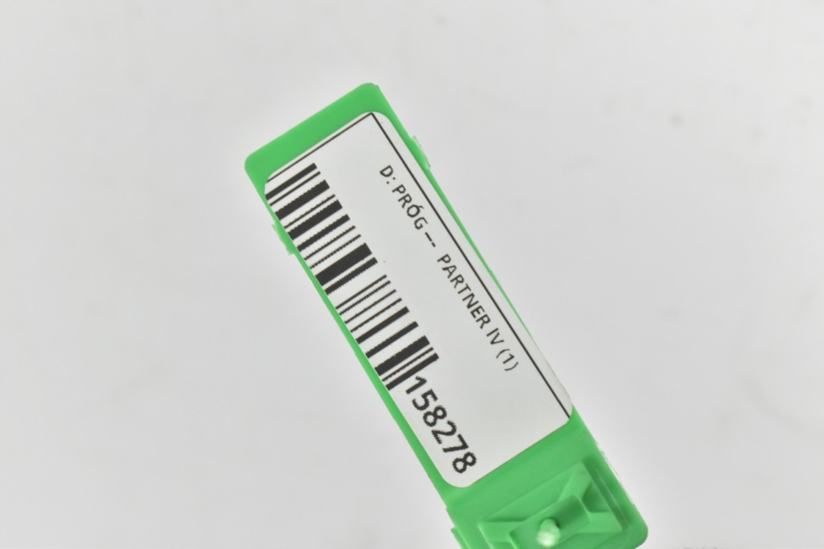 PRÓG SŁUPEK PRAWY ŚRODEK BERLINGO IV PARTNER IV Jakość części (zgodnie z GVO) Q - oryginał z logo producenta części (OEM, OES)