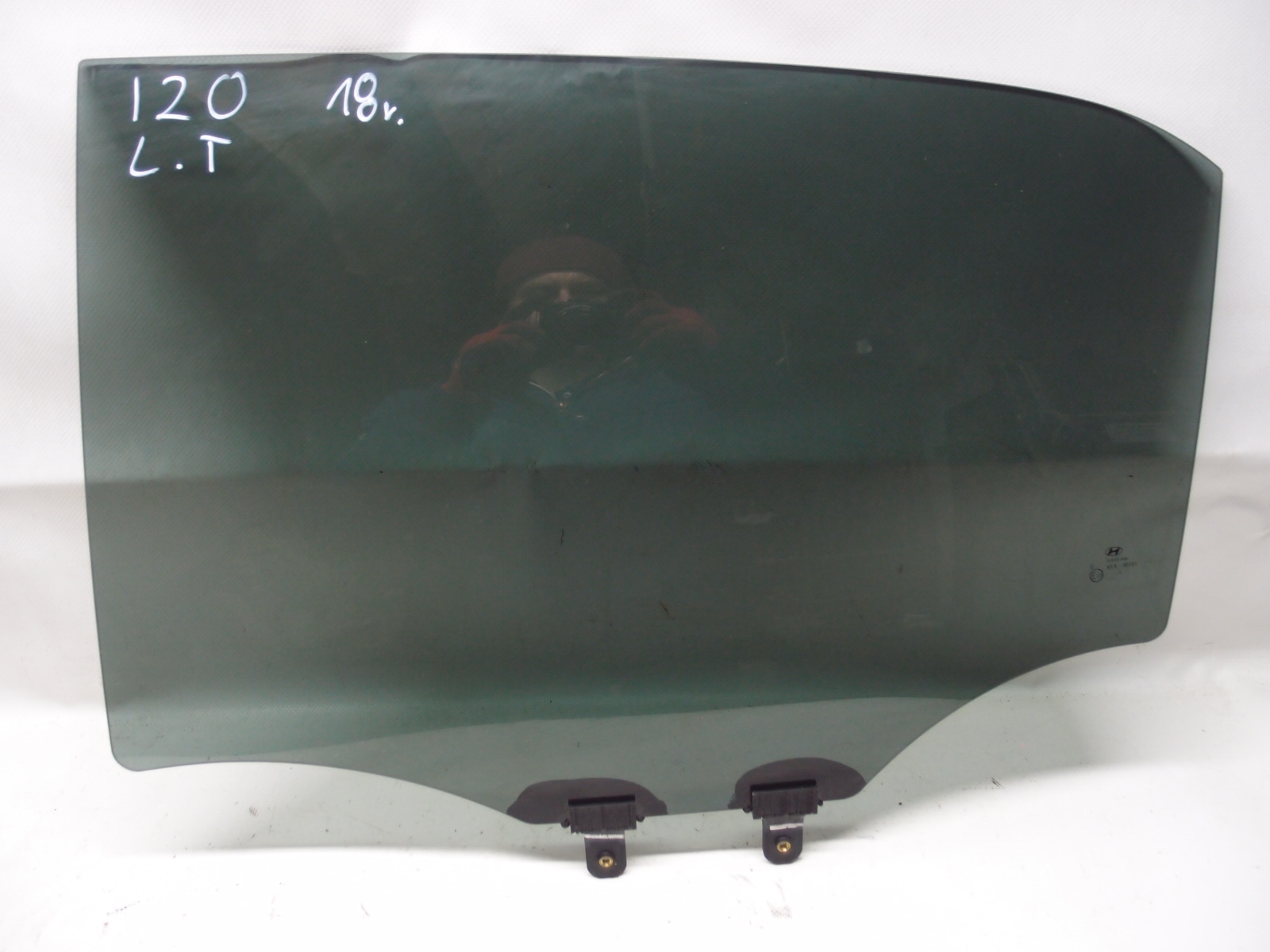 Стекло задней левой двери HYUNDAI i20 II