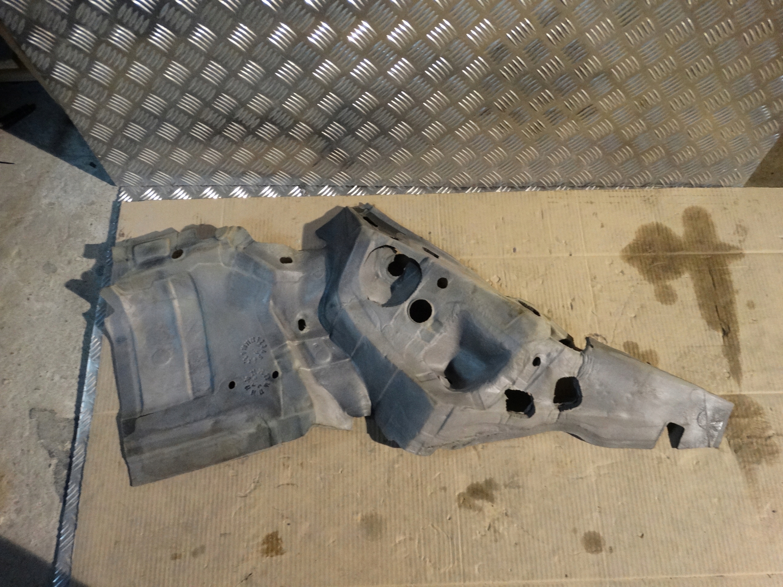 soundproofing NADKOLA right rear. AUDI A7 4K8 1