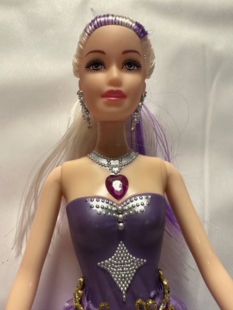 LALKA WRÓŻKA ZE SKRZYDŁAMI MUZYKA I ŚWIATŁO AKCESORIA Marka inna