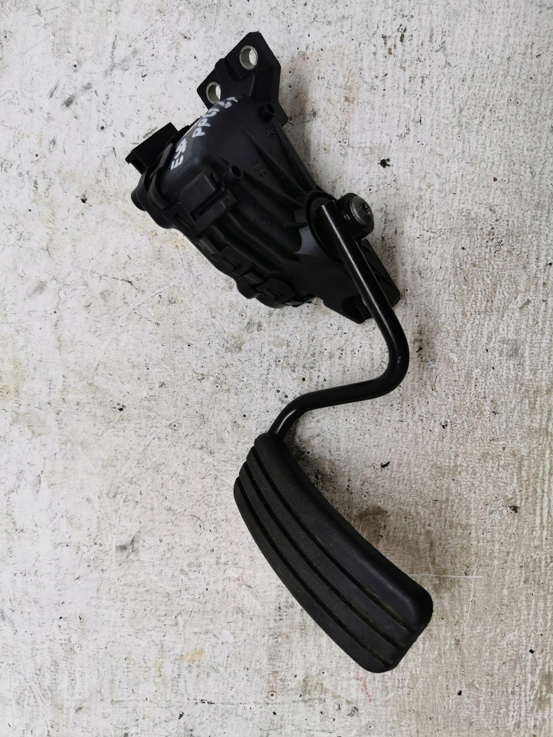 POTENCJOMETR GAZU RENAULT ESPACE IV 8200700381