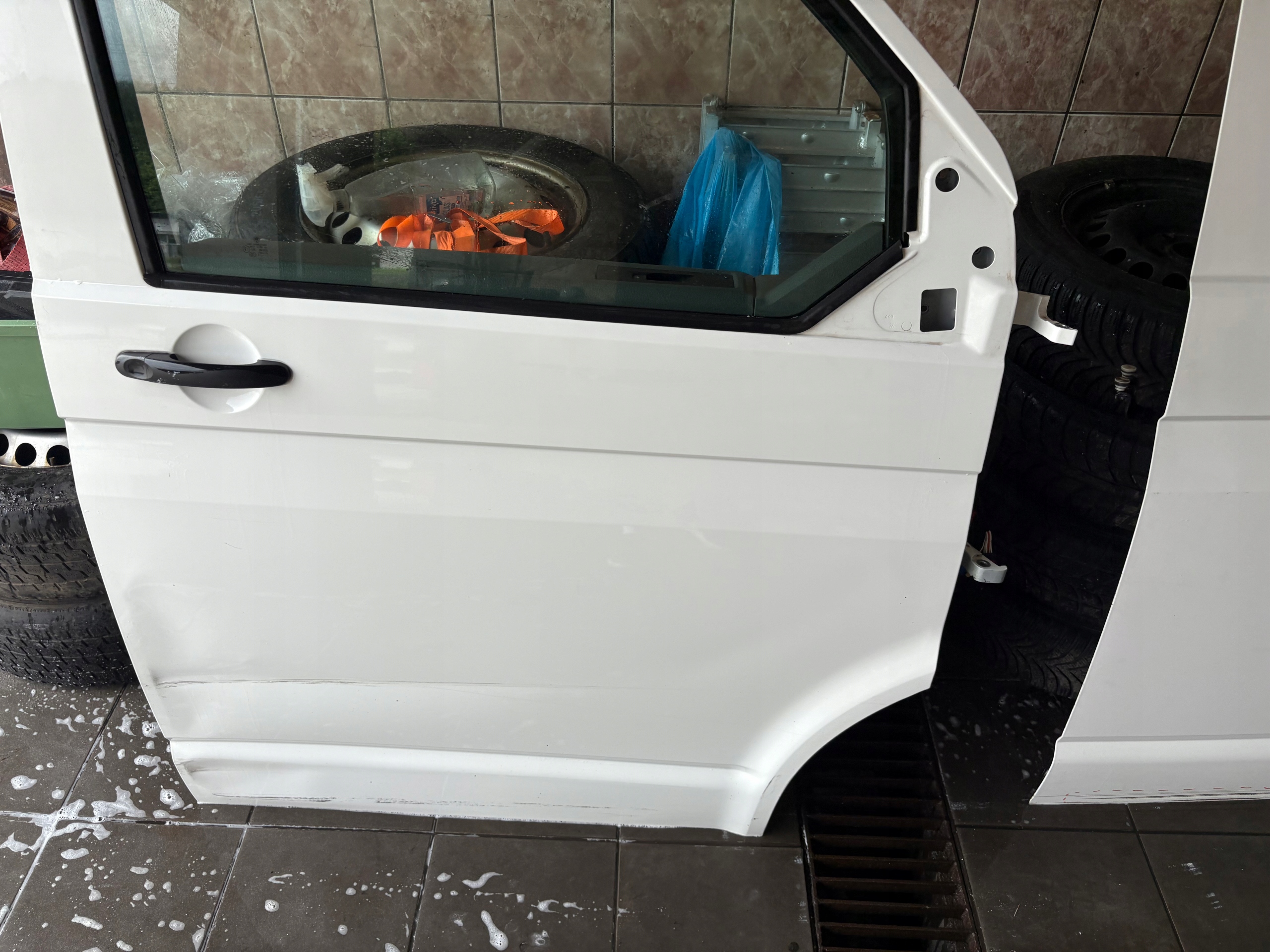VW T6 T6.1 door right front BIALE LB9A complete