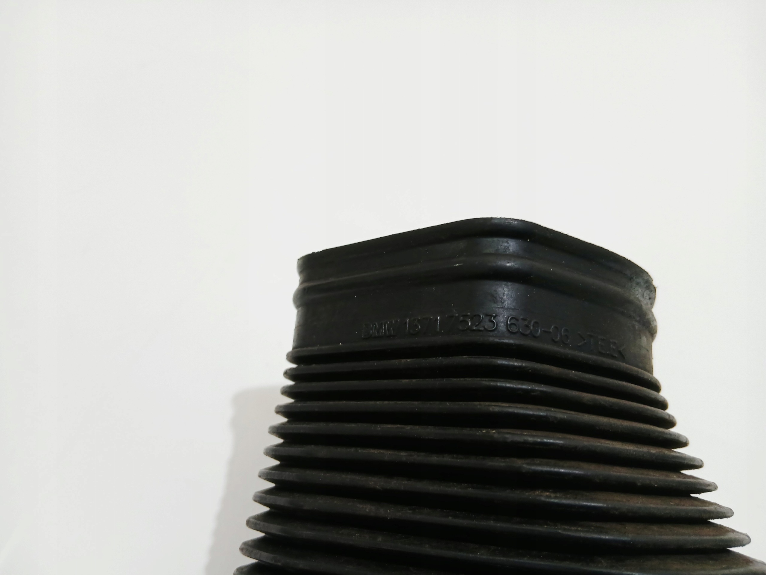 drain air hose BMW E88 E87 N43 OE 7523630