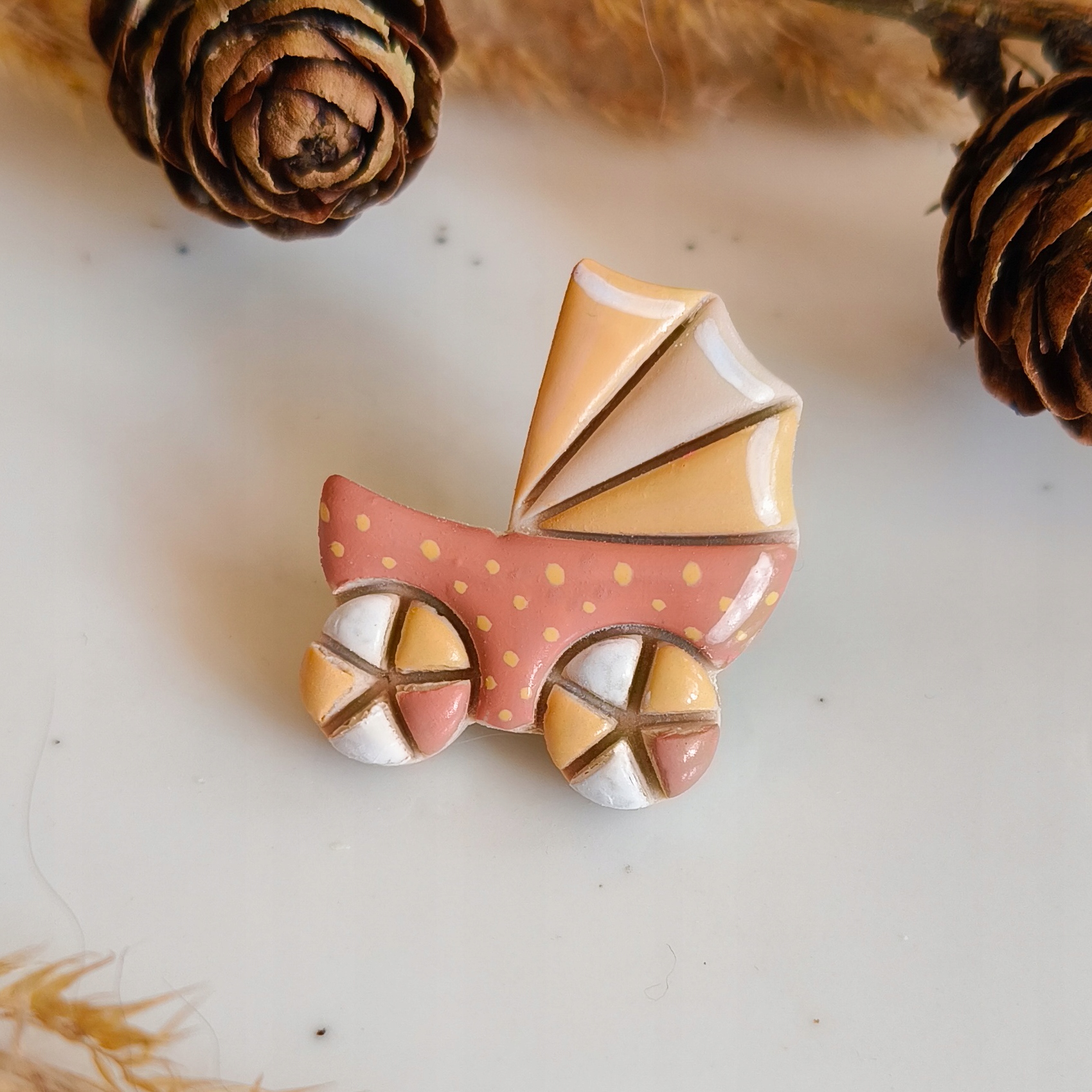 Pin kočárek akcesoria na baby shower, doplňky k oblečení pro nastávající maminku