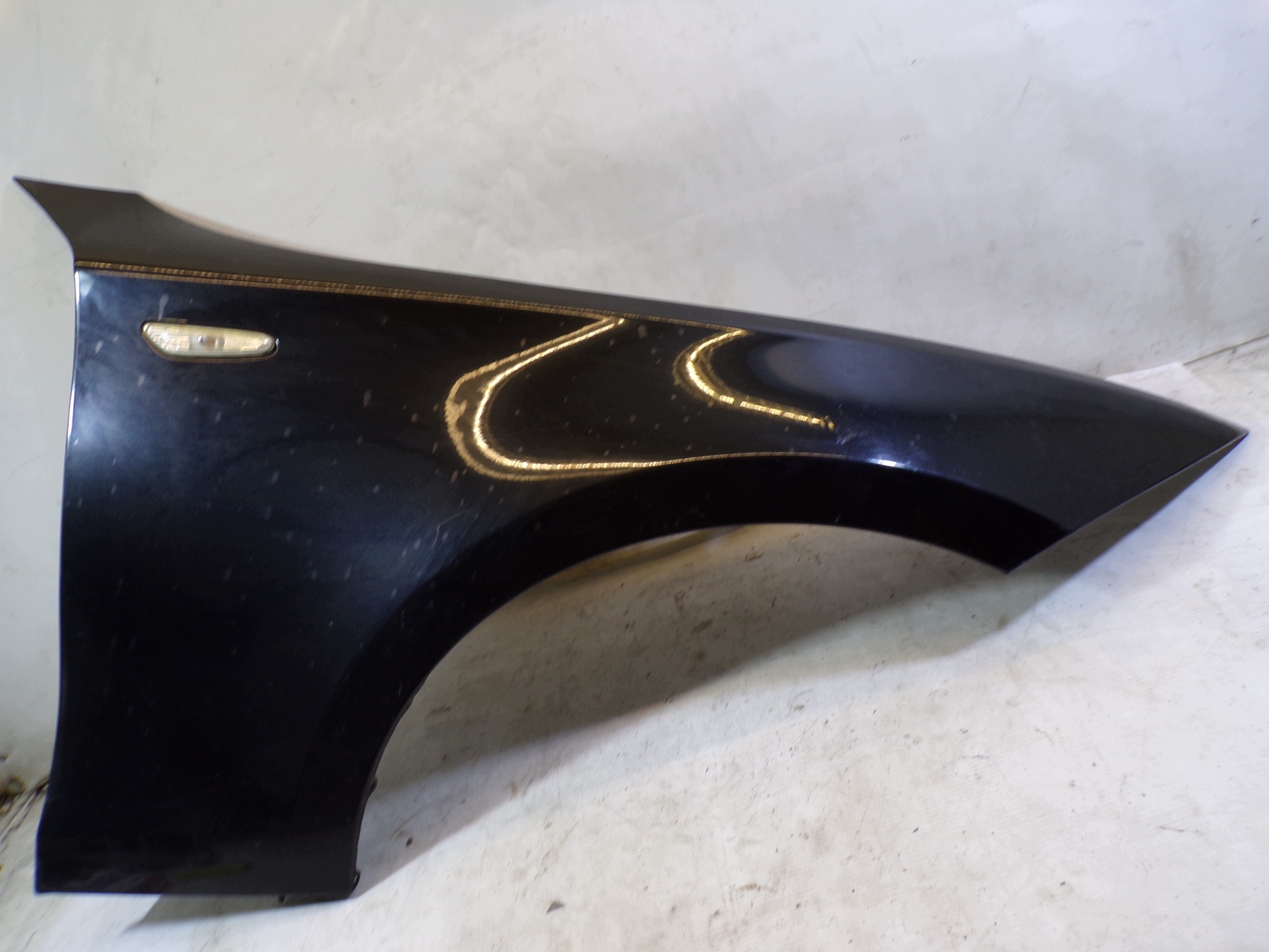 fender right front BMW E87 colour BLACK SAPPHIRE