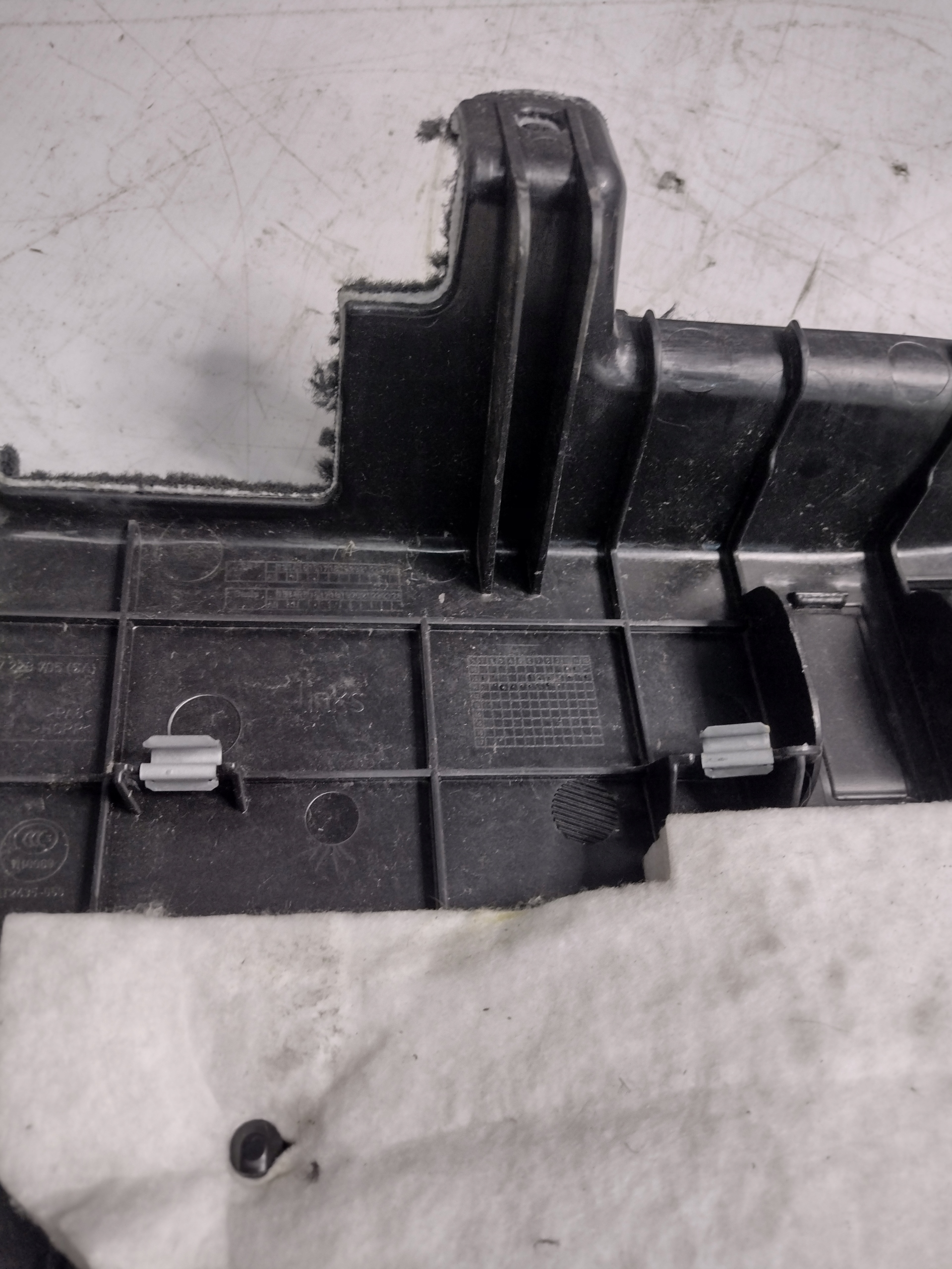 left upholstery boot BMW F11 9168495