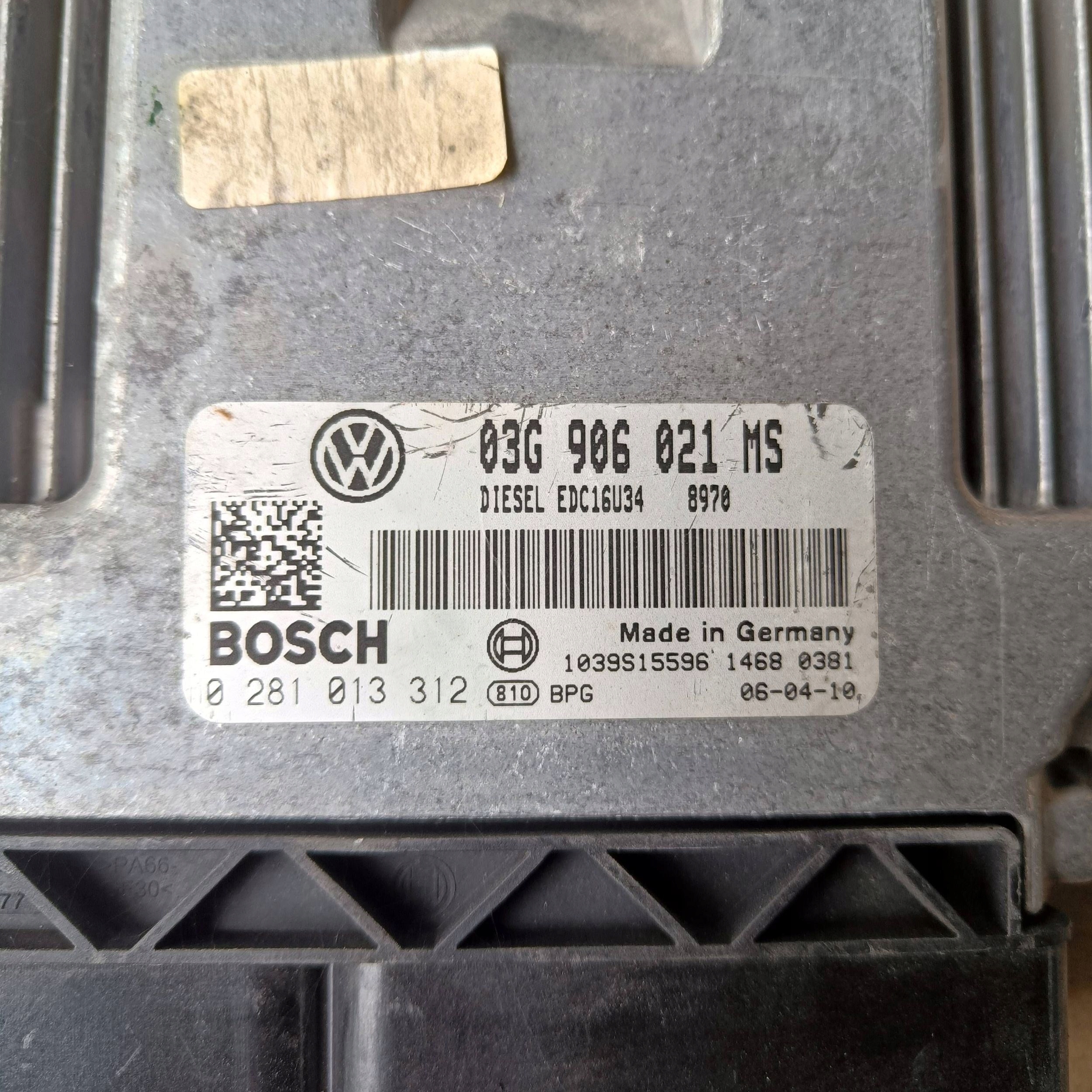 Volkswagen PASSAT B6 1.9 control unit computer of the engine