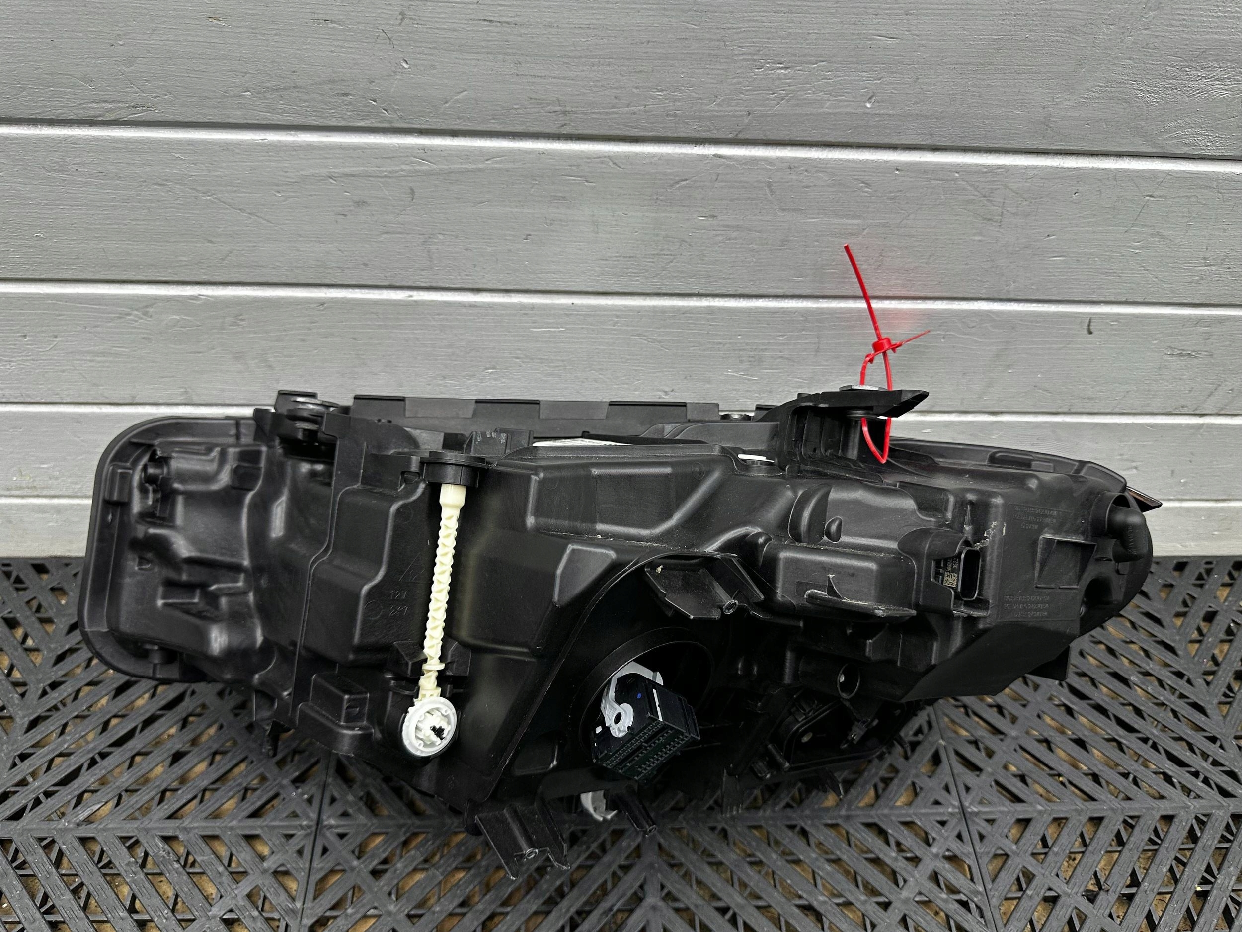 Reflektor BMW 3 G20 G21 LCI LIFT 9450802