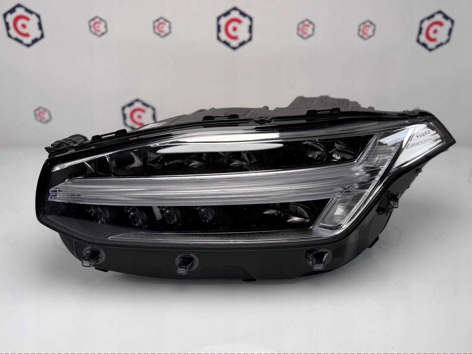 LAMPA LEWA PRZÓD VOLVO XC90 II FULL LED 2015-