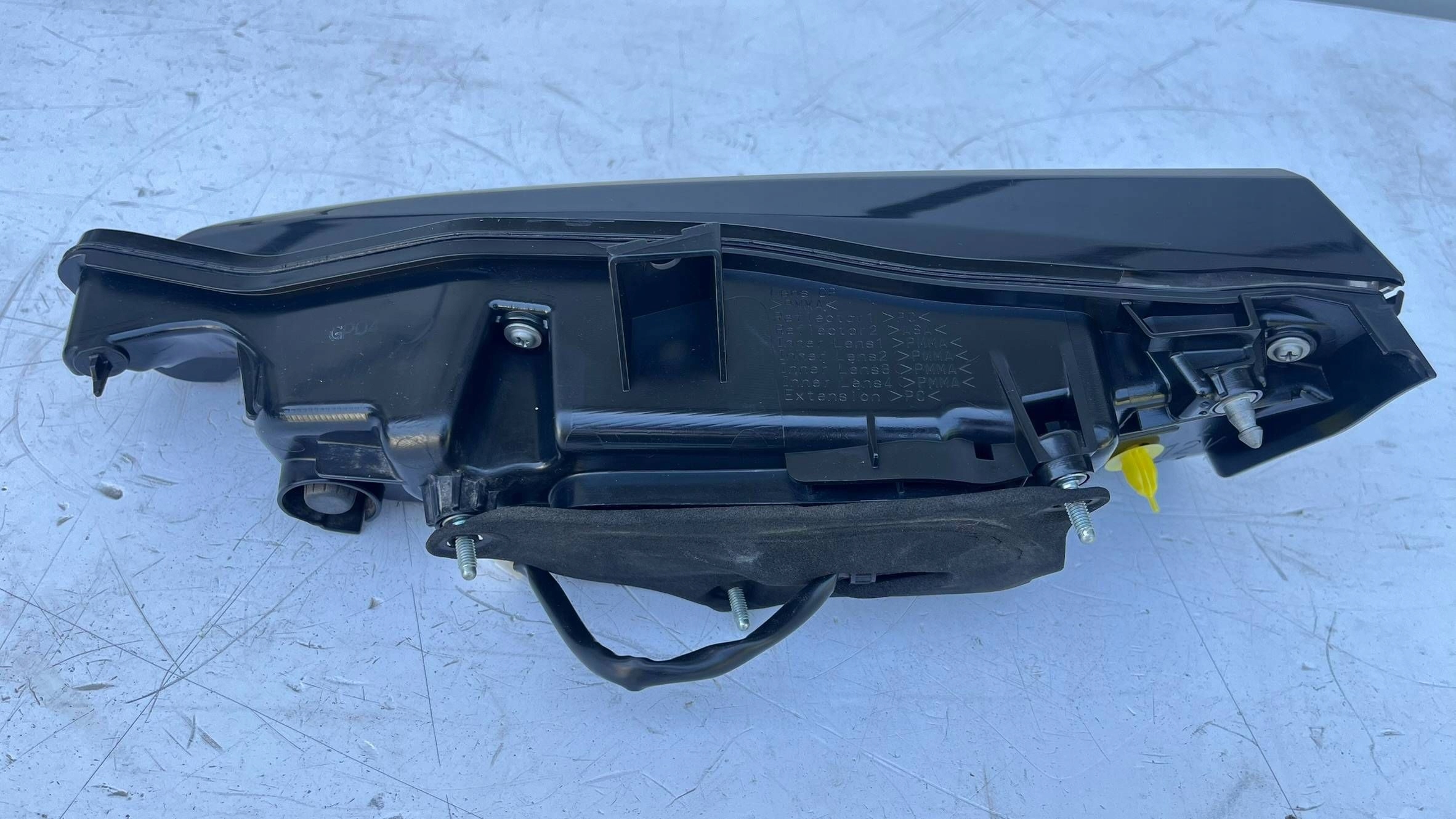 фонарь левый lexus NX 300H 2021-> с