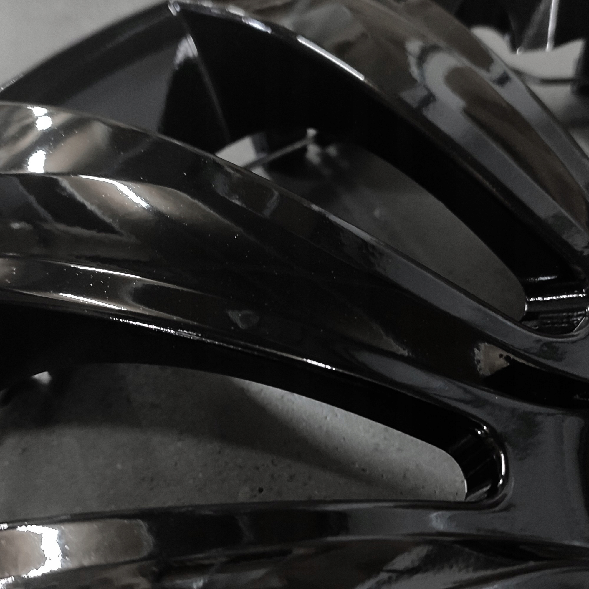 4x Kołpaki uniwersalne Delta Black czarne 16 cali na koła samochodowe Rodzaj Uniwersalne