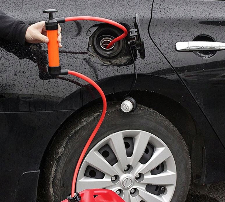 POMPKA RĘCZNA 4W1 DO SPUSZCZANIA PALIWA OLEJU WODY POMPOWANIA ROWERU PIŁEK Kod producenta FT2104