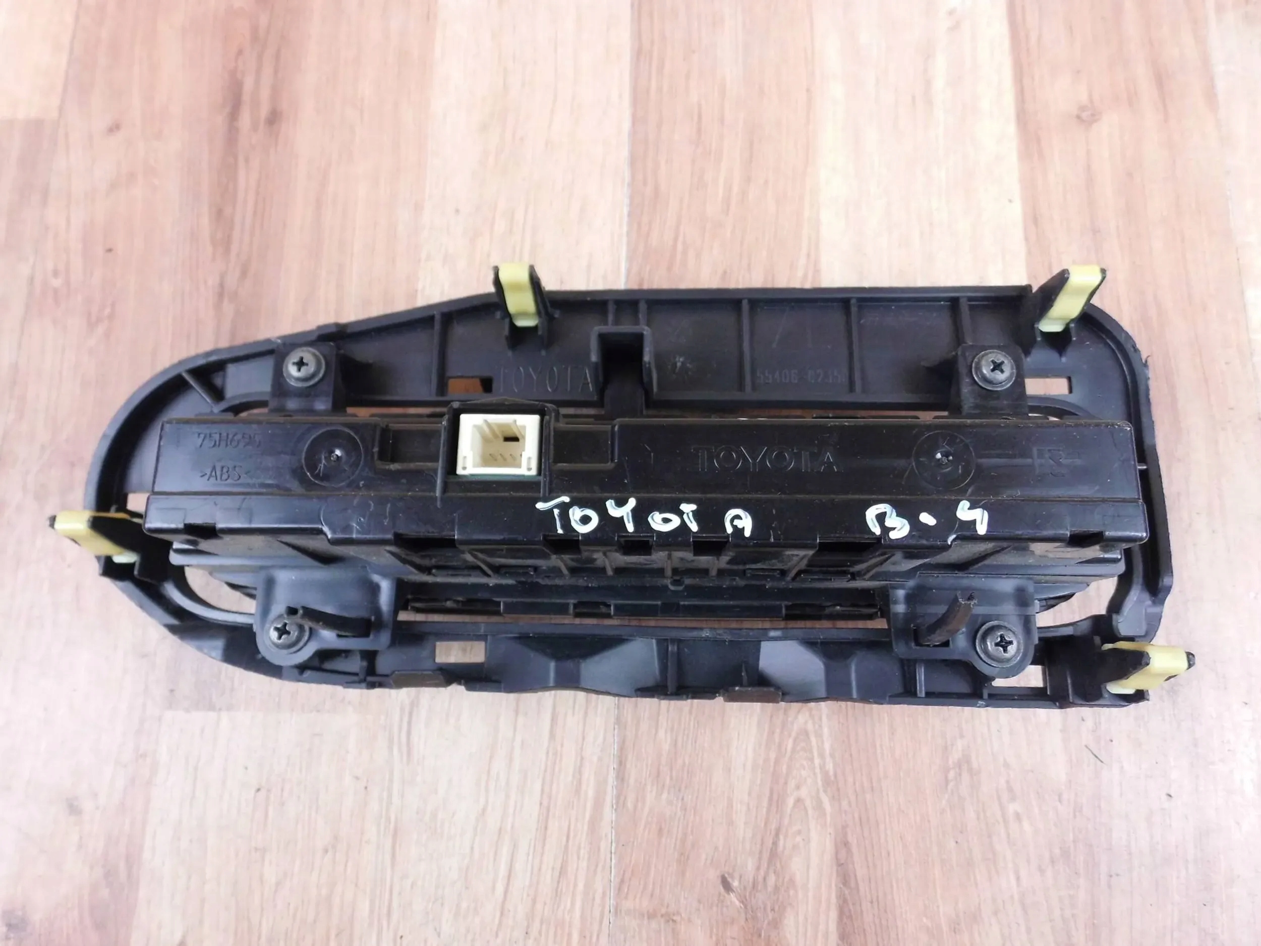 TOYOTA COROLLA E16 E17 SCHALTER PANEL BEDIENTEIL KLIMAANLAGE 5590002890