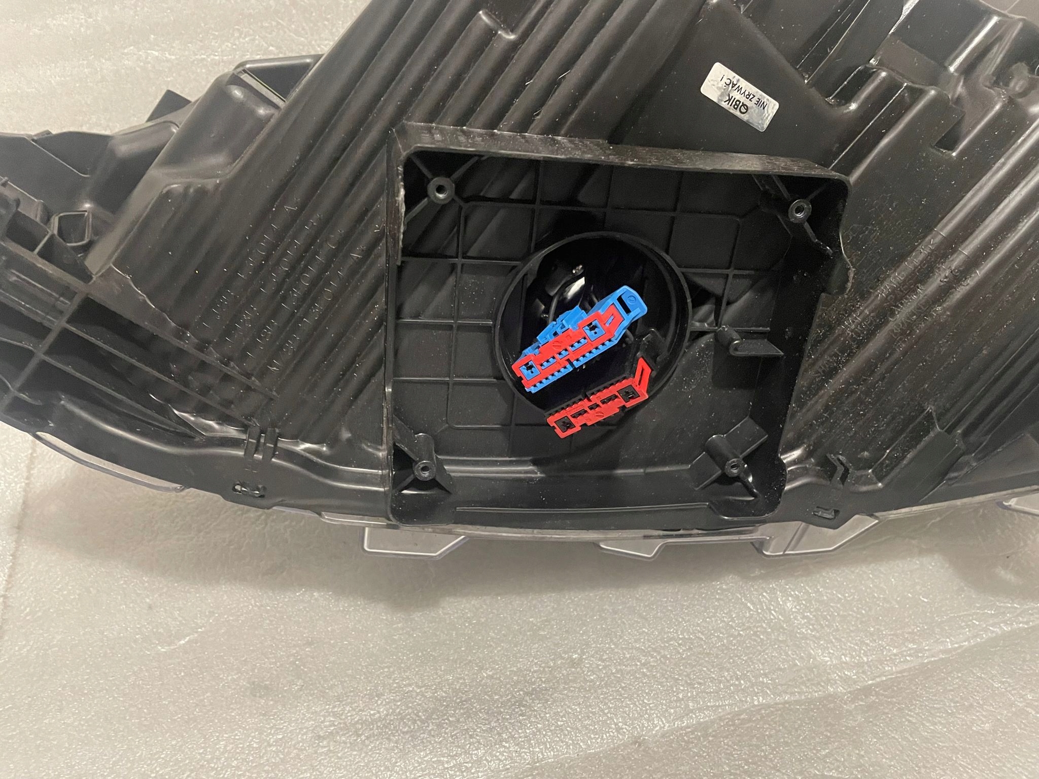 LAMPA PRZEDNIA FORD MUSTANG MACH-E FULL LED Wersja Europejska