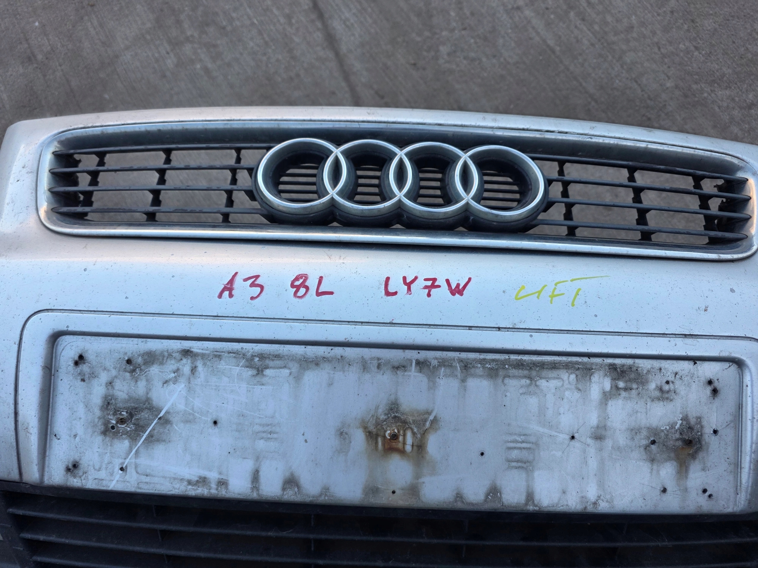 bumper front AUDI A3 8L LIFT LY7W complete !!!