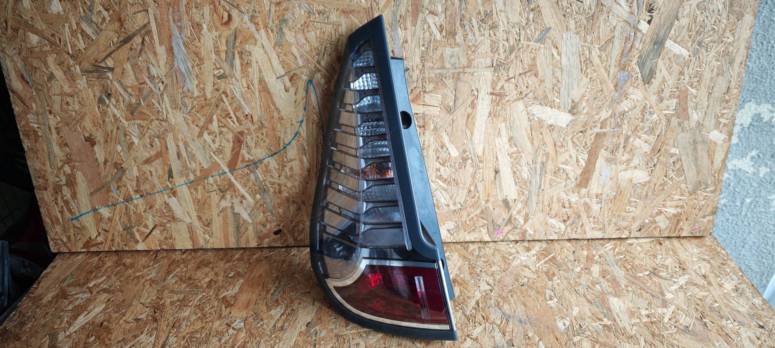light rear rear part side left Renault Scenic III 265558940R