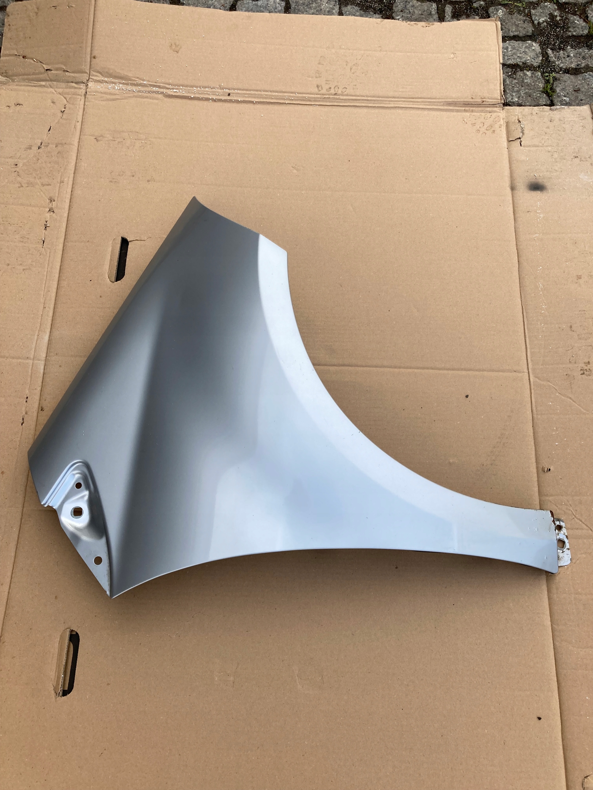 fender right front Mercedes A W169 761 04-08r.