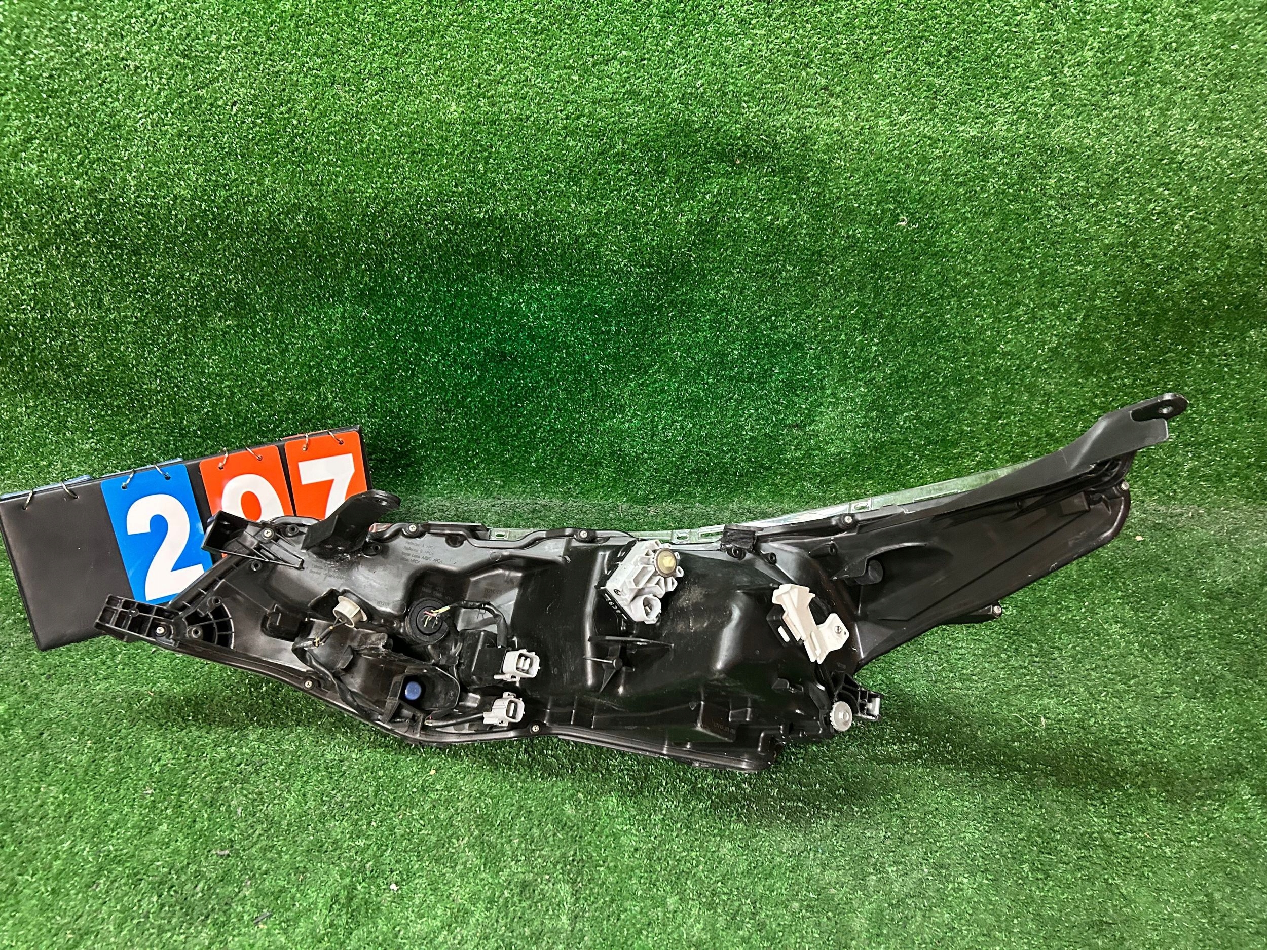 REFLEKTOR right TOYOTA COROLLA E16 LIFT E18 NR.R297
