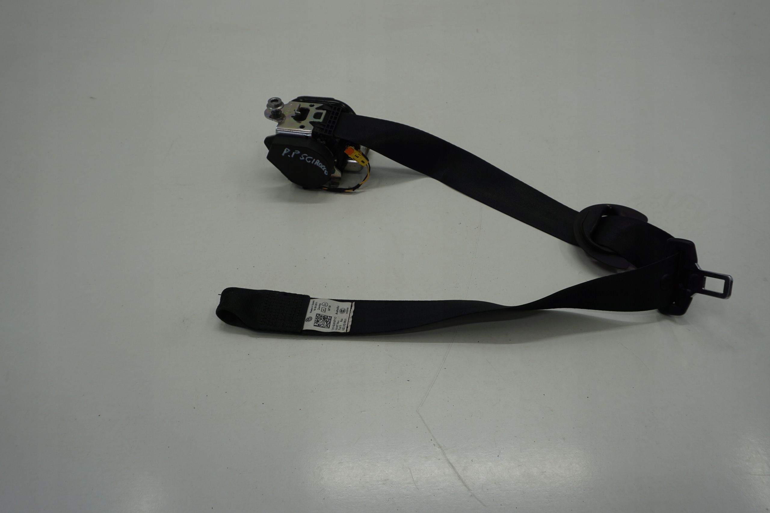 VW SCIROCCO 11R РЕМІНЬ БЕЗПЕКИ ПЕРЕДНІЙ ПРАВИЙ