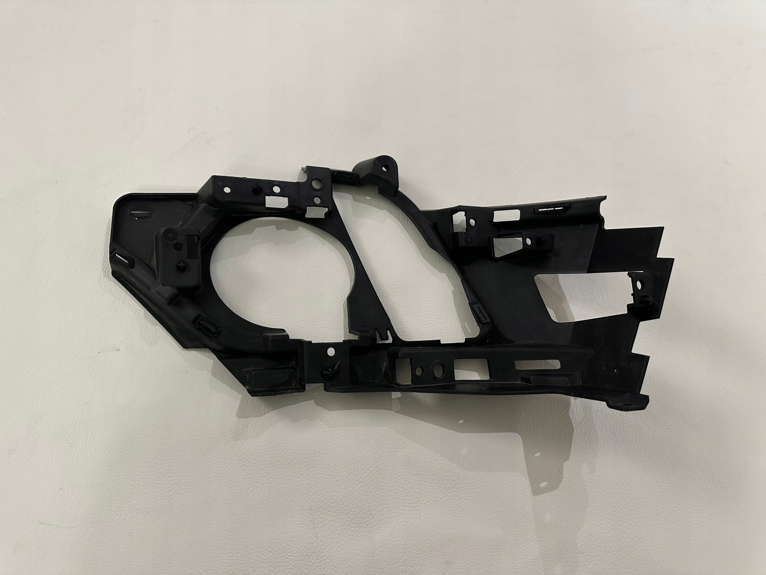 Jaguar F-Pace bumper bracket left J9C317B919