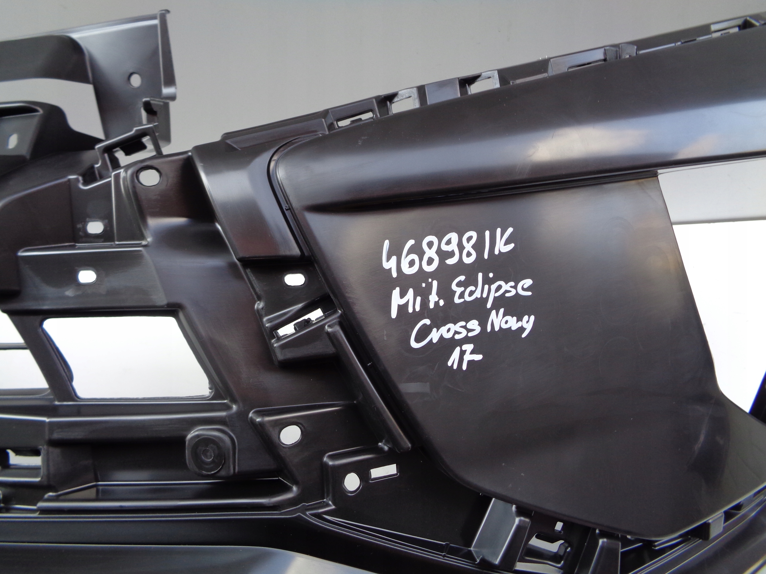 NO-WY-- front bumper MITSUBISHI ECLIPSE CROSS 17- NR 46898