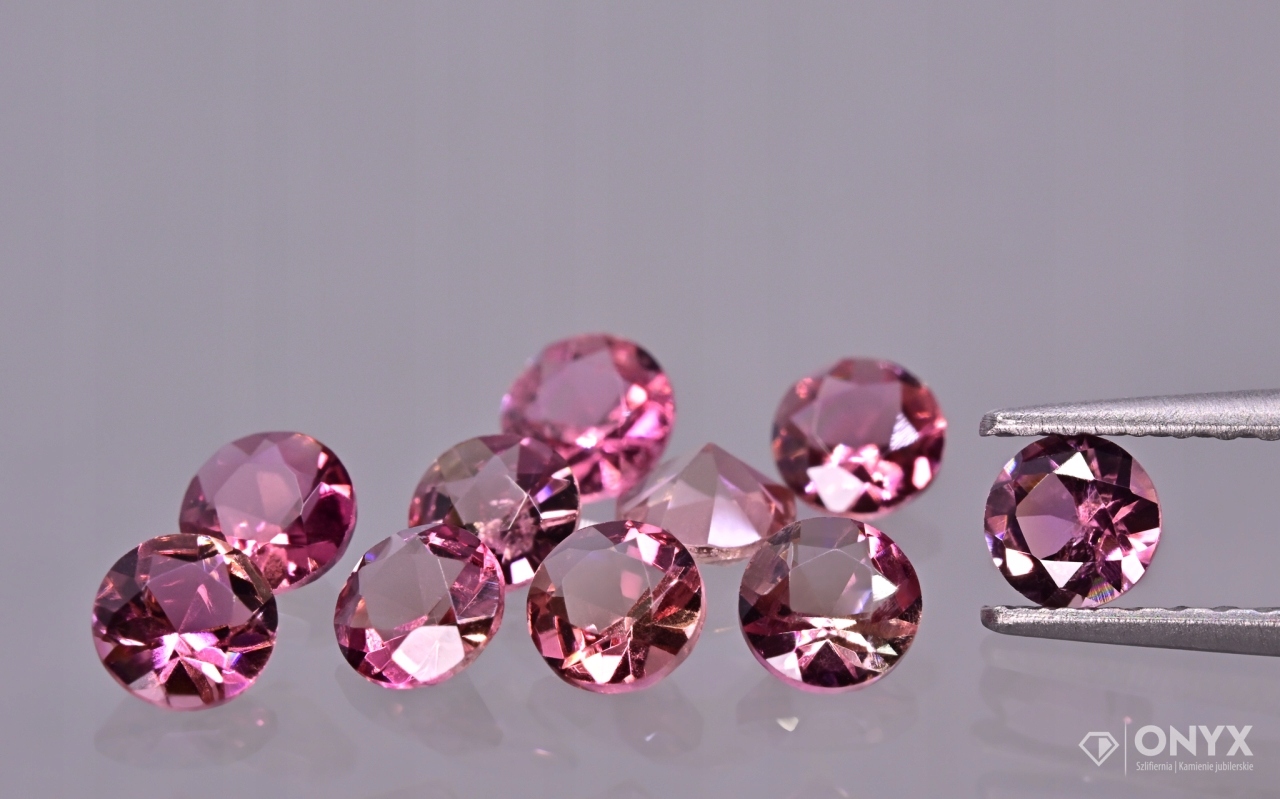 Fazetovaný turmalín kulatý fi 4 mm