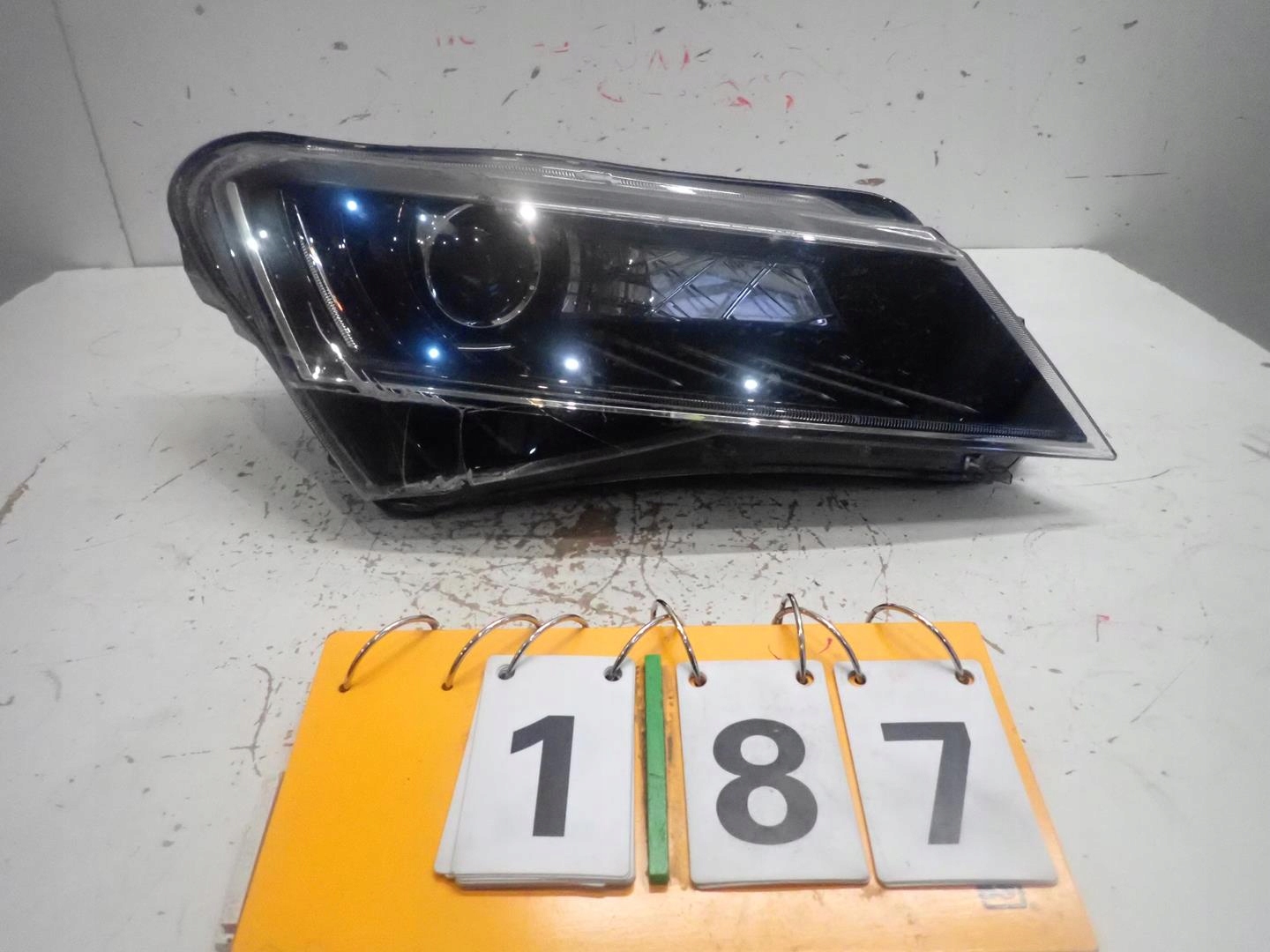 light front right SKODA SUPERB III 15- BI-XENON