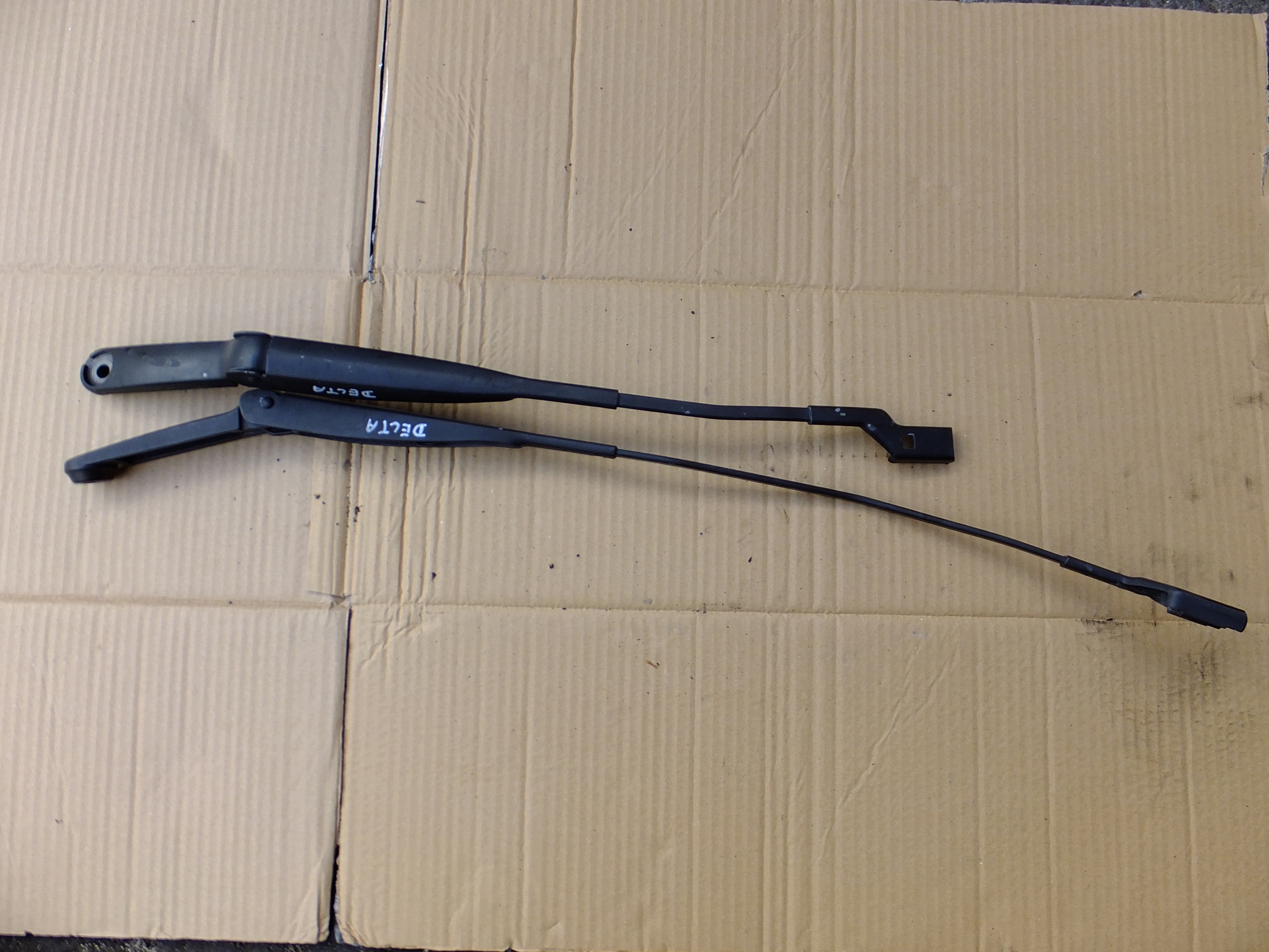 wiper arm front komplet lancia delta III 2012r EUROPA