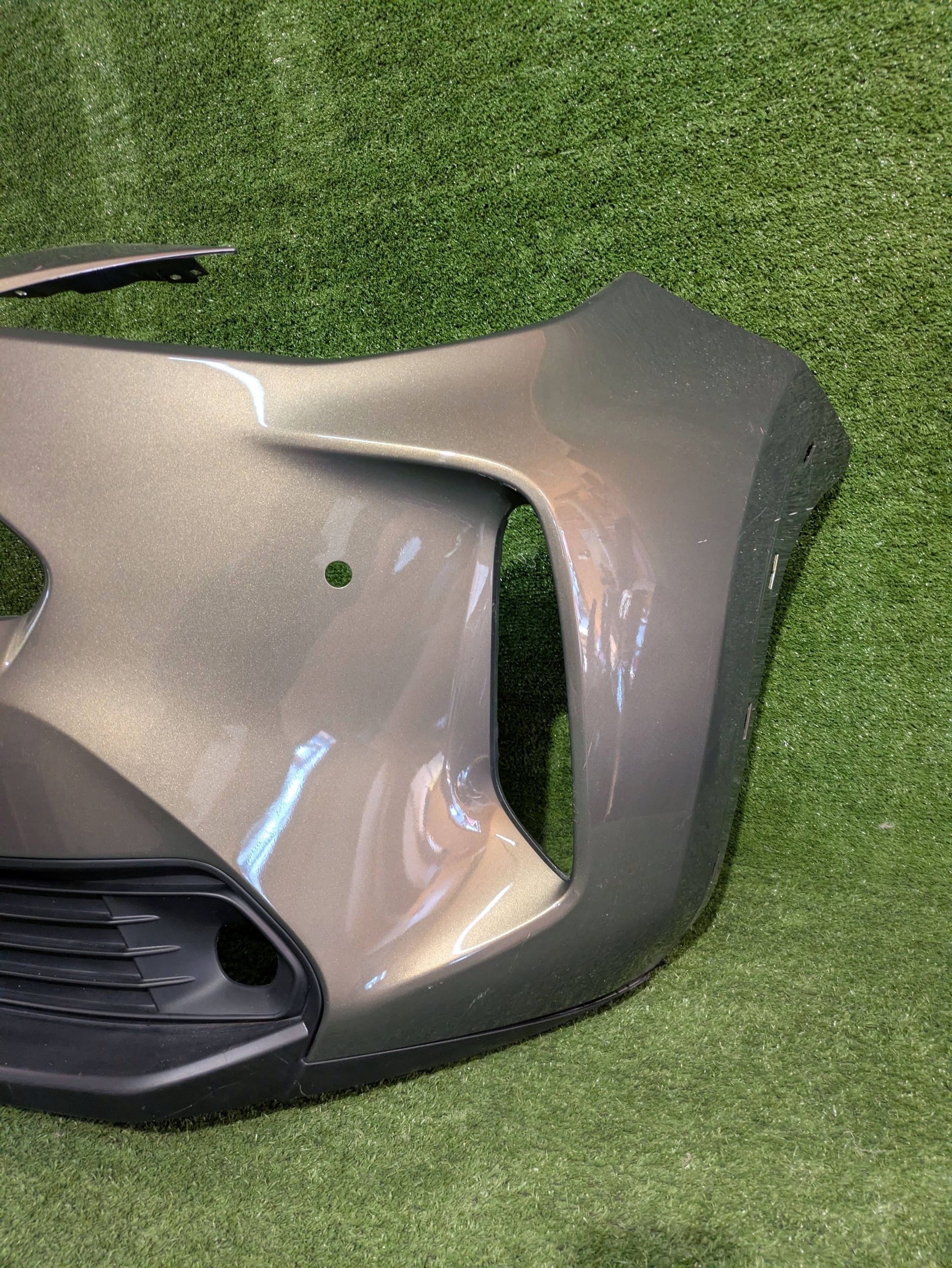 Frontstoßstange vorne TOYOTA YARIS CROSS NR.8524