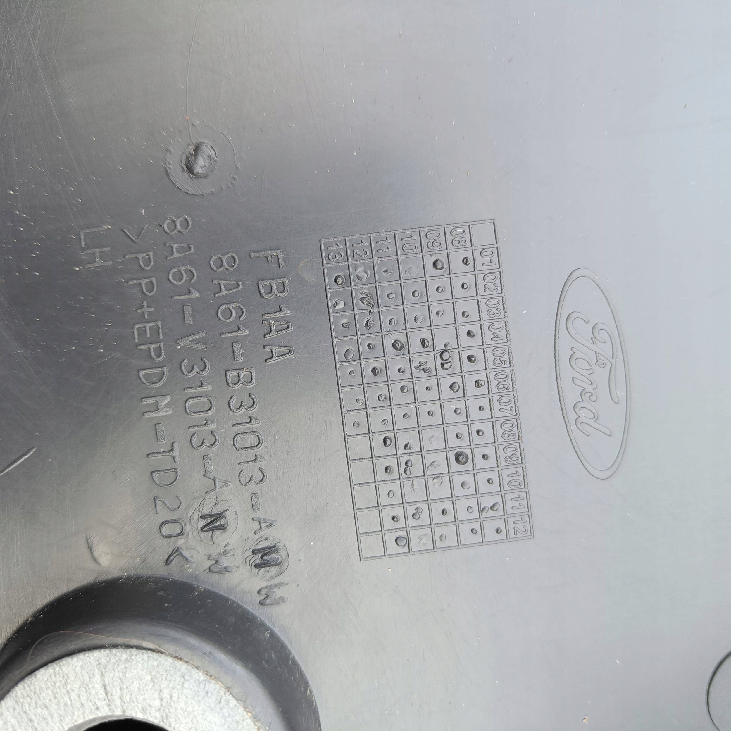 Ford Fiesta MK7 3D 2013 rear part side left side / upholstery