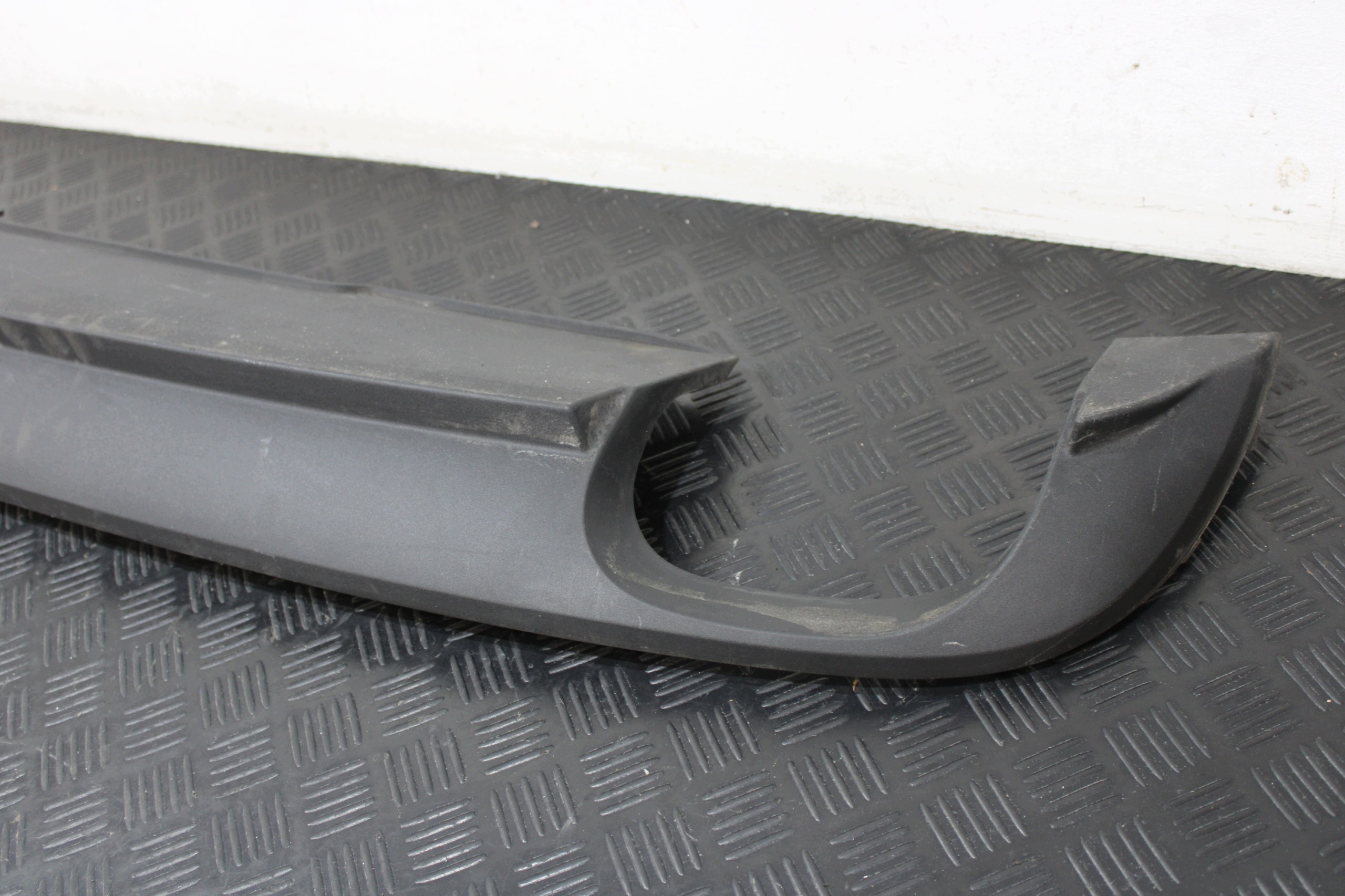 diffuseur pare choc arrière 8W0807521 AUDI A4 B9 8W0 8W9