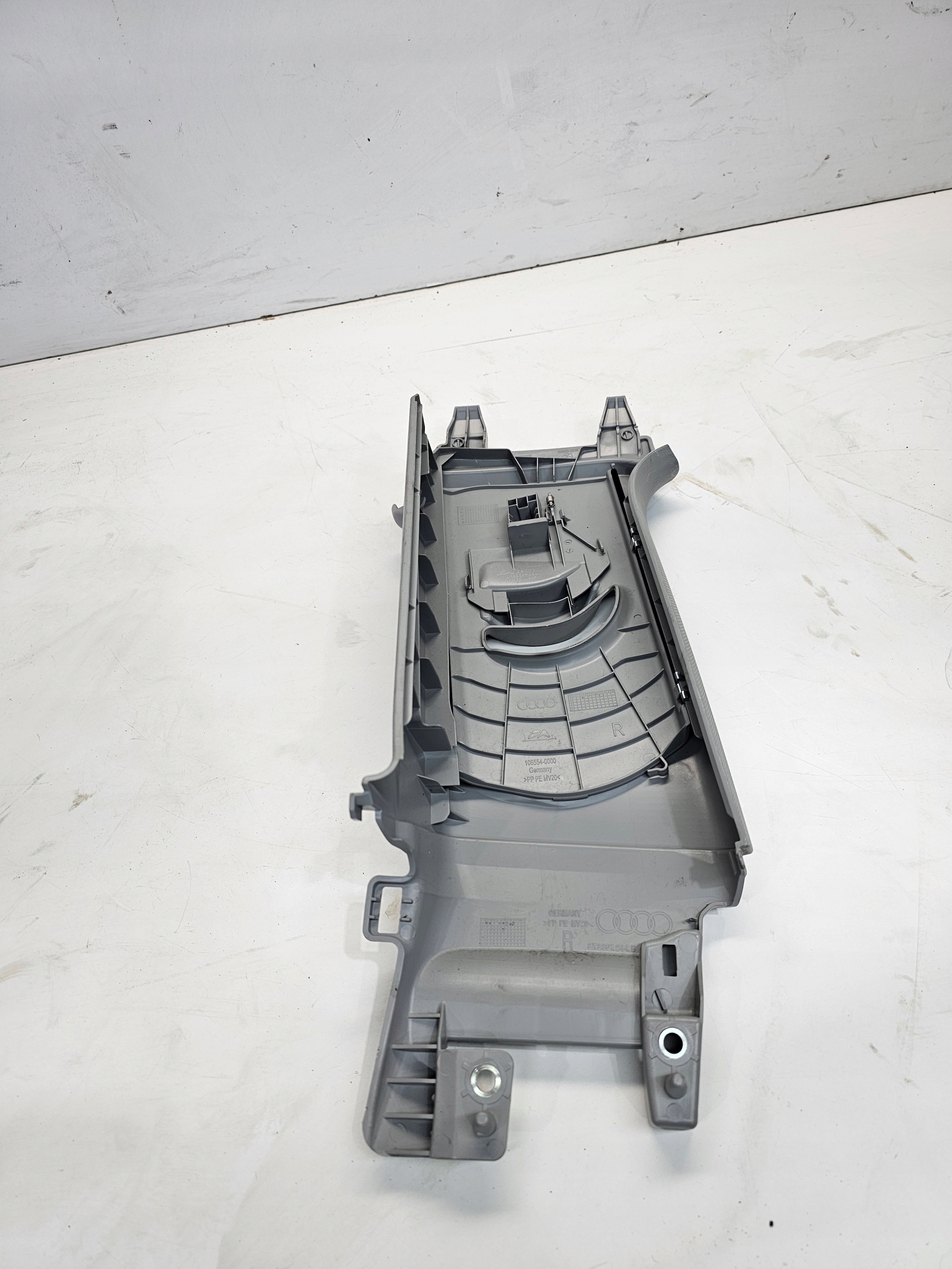 Blende Abdeckung SLUPKA B rechts AUDI A1 8X 8X3867244B
