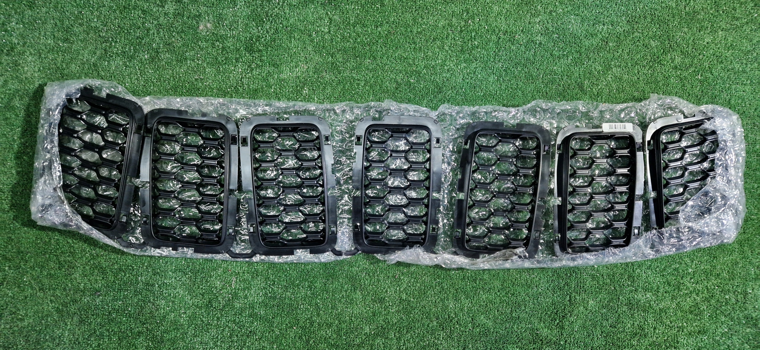 Jeep Cherokee J Kühlergrill FRONTGRILL Kühlergitter RAPA005339 - Thumbnail 1