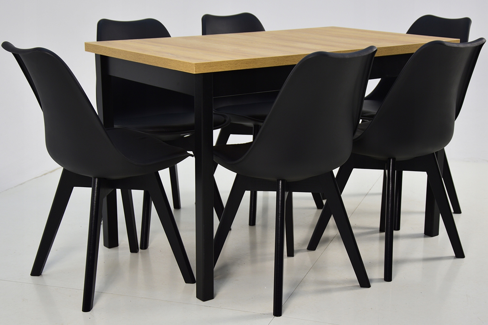 SKANDYNAWSKI STÓŁ ROZKŁADANY 6 krzeseł Z PODUSZKĄ Liczba elementów w zestawie 7