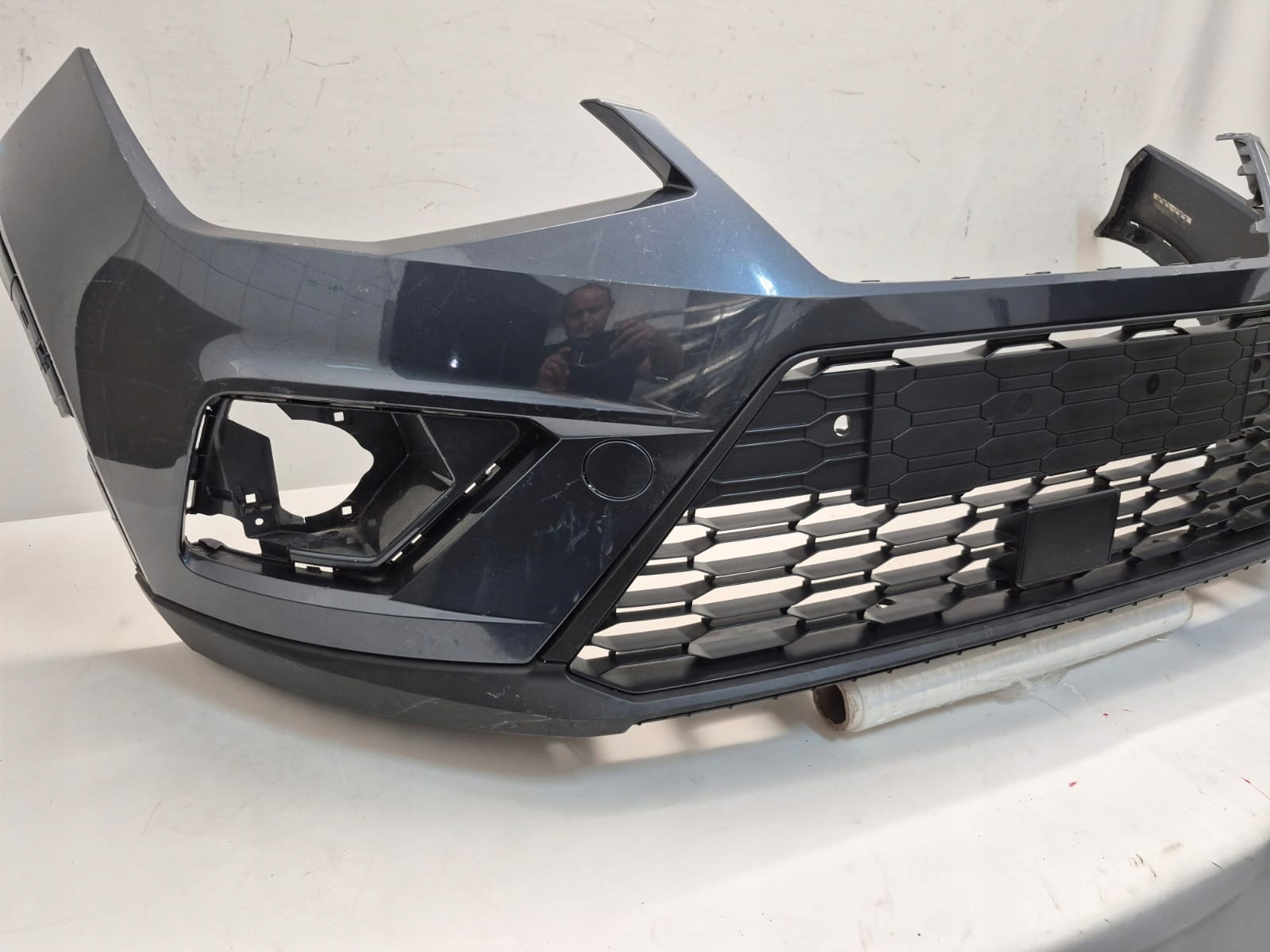 SEAT ARONA 6F9 17- bumper front front grid PDC 6F9807221B