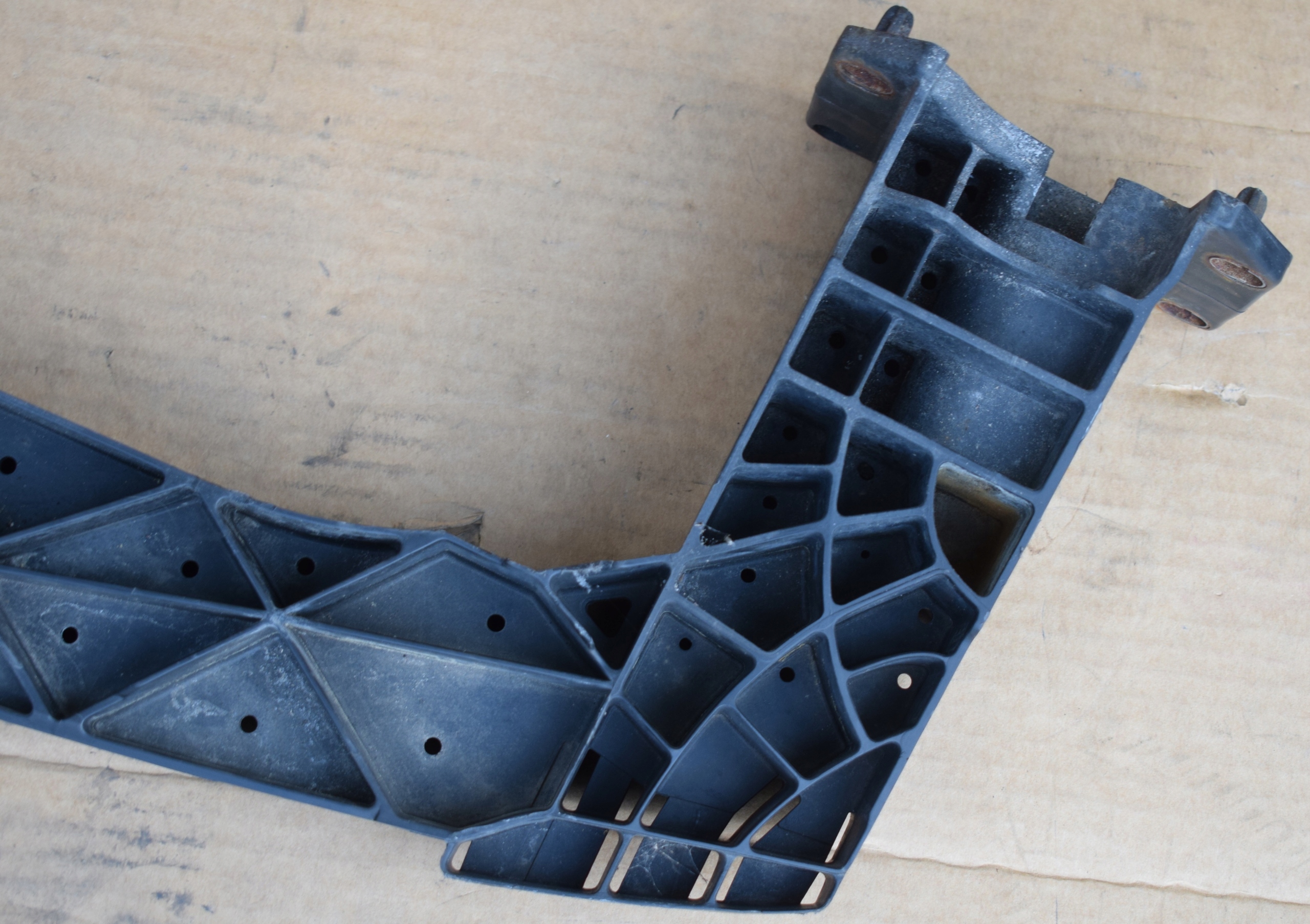 sider pillar of a bumper front CITROEN C5 III X7