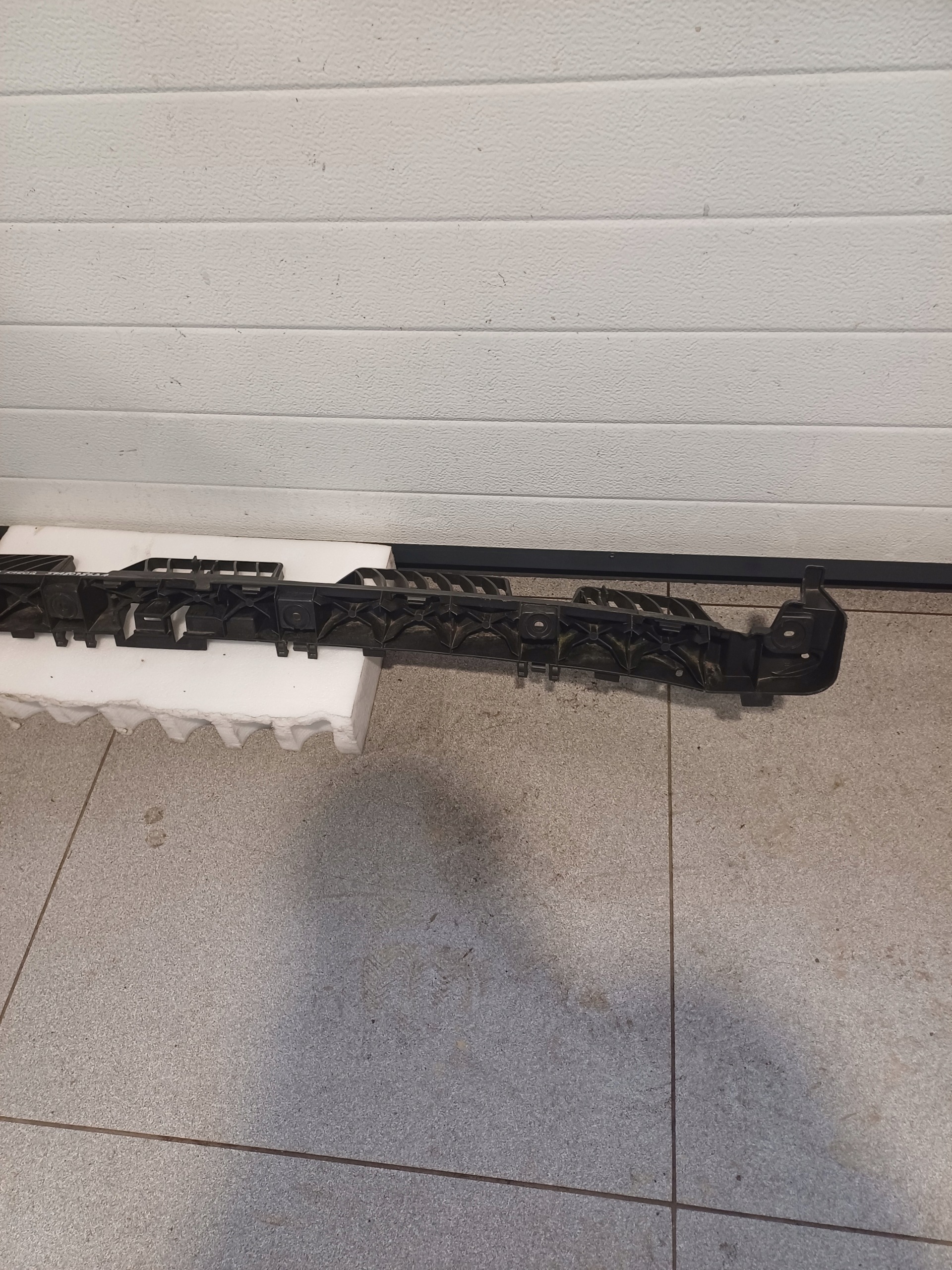 Halter der Stoßstange heck SKODA KAROQ 57A807863A