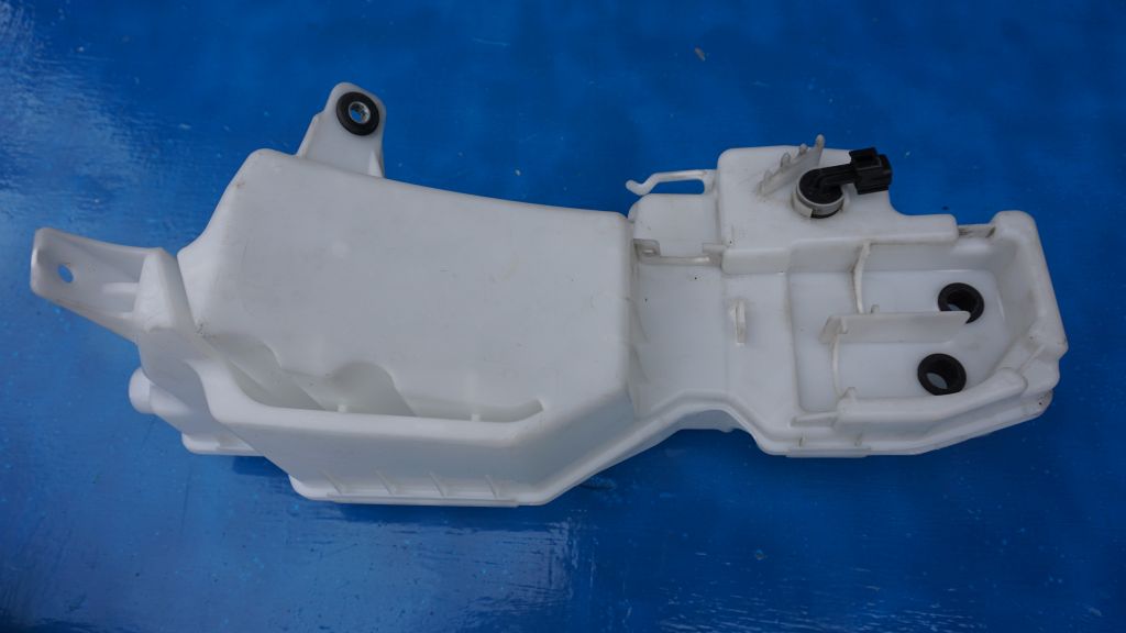 VOLVO S60 V60 CC II - washer fluid tank