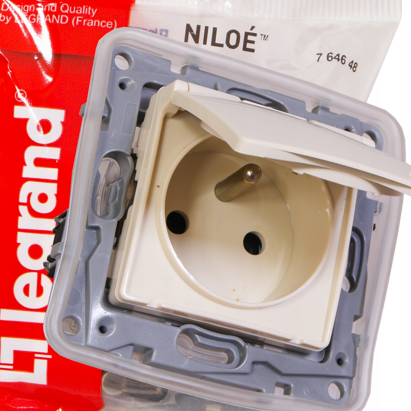 NILOE Legrand gn 230 hermetyczne kremo 764637 IP44