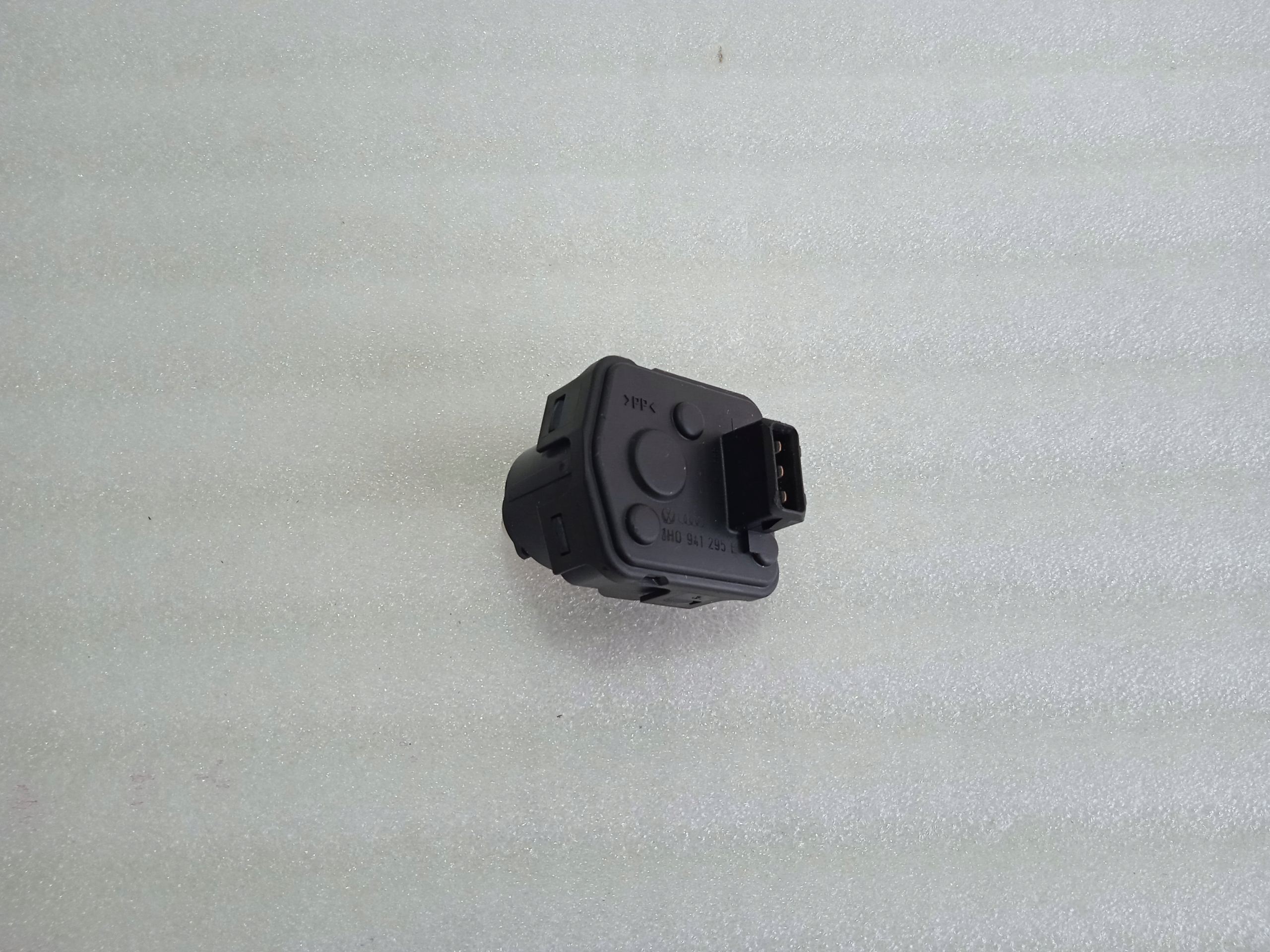 AUDI VW ФАРА РЕГУЛИРОВКА ДВИГАТЕЛЯ 1H0941295E