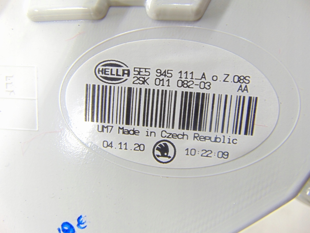 LAMPA TYŁ SKODA OCTAVIA 13- 5E5945111A LEWA Strona zabudowy lewa