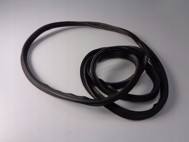 USZCZELKA KLAPY TYŁ NISSAN QASHQAI J11 PRZED LIFT 2015 ROK