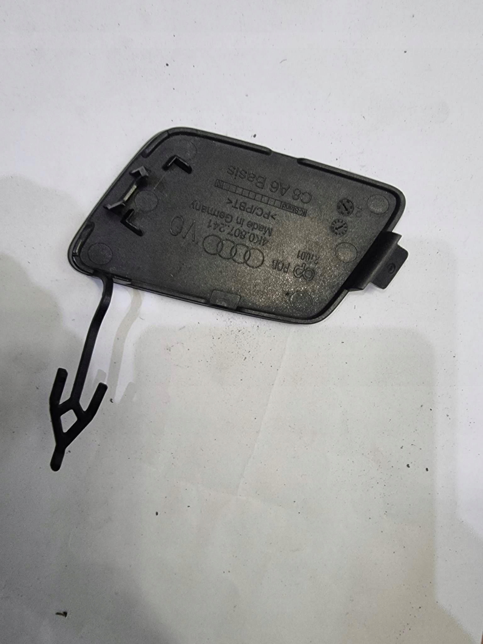 AUDI A6 C8 -> towing hook cap of a bumper front