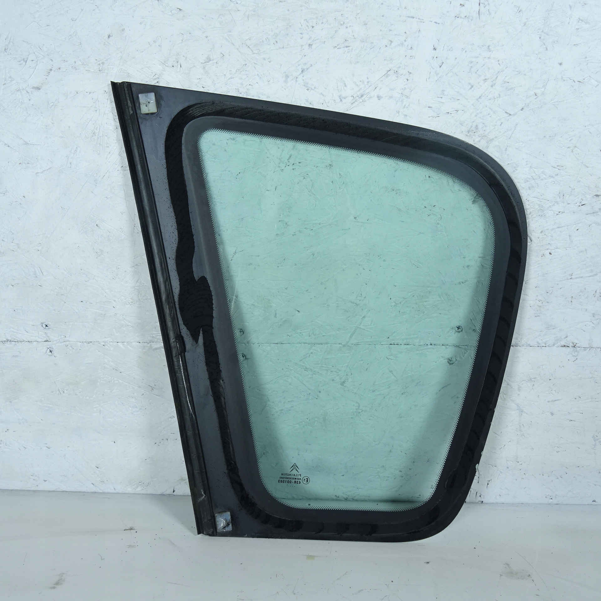 CITROEN C3 PICASSO window bodywork rear part right