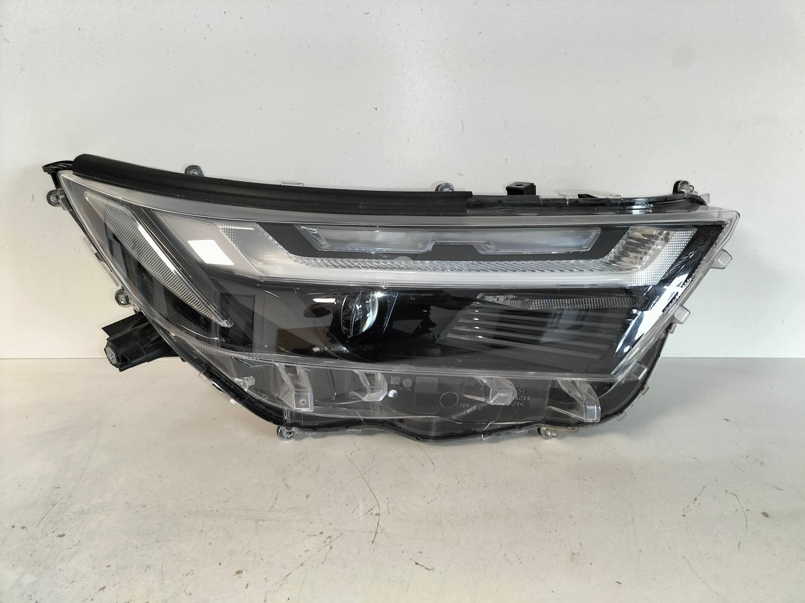 light front reflektor right TOYOTA RAV4 RAV-4 V LIFT 22- FULL LED