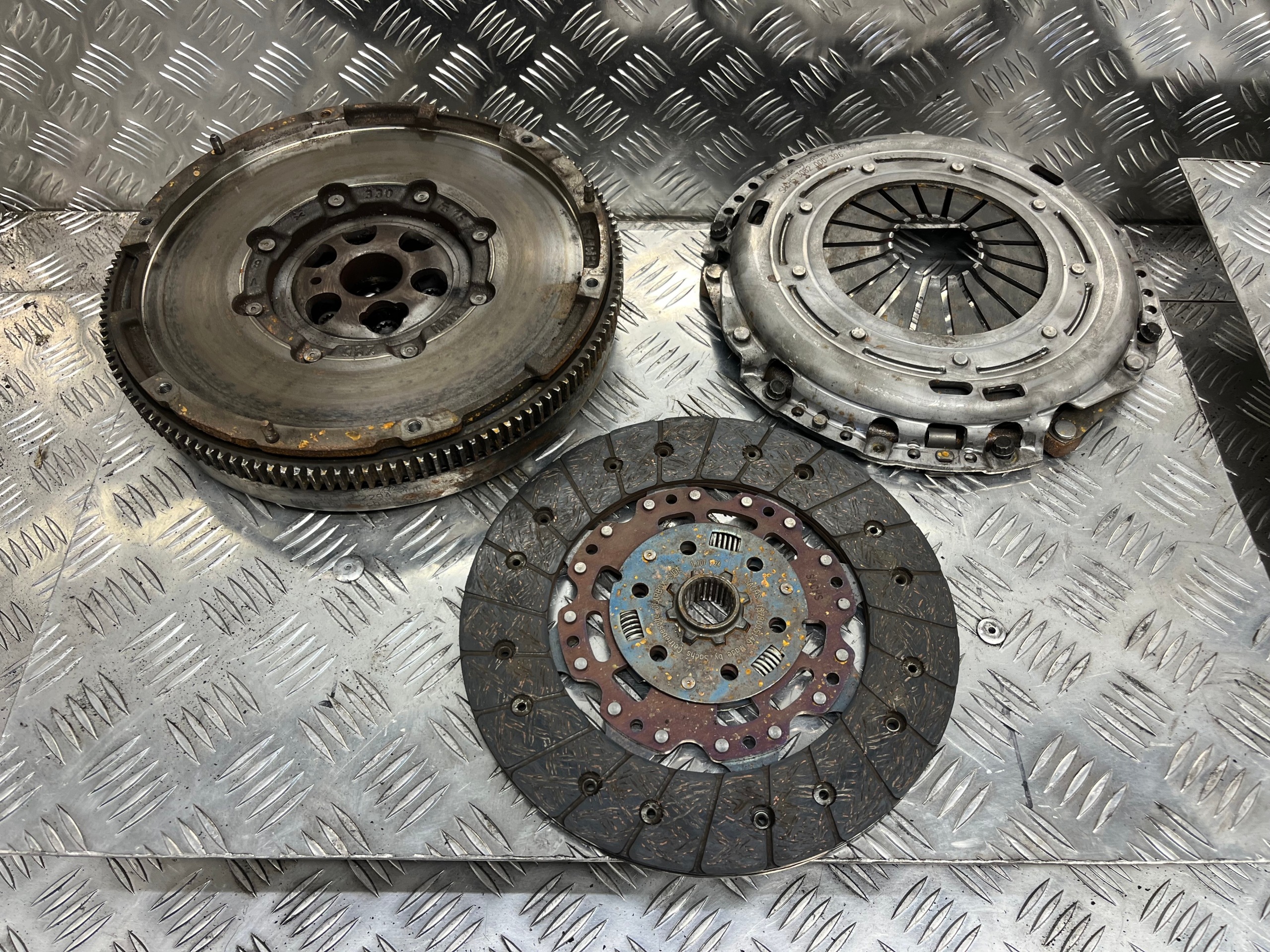 clutch complete VOLKSWAGEN TOURAN 1