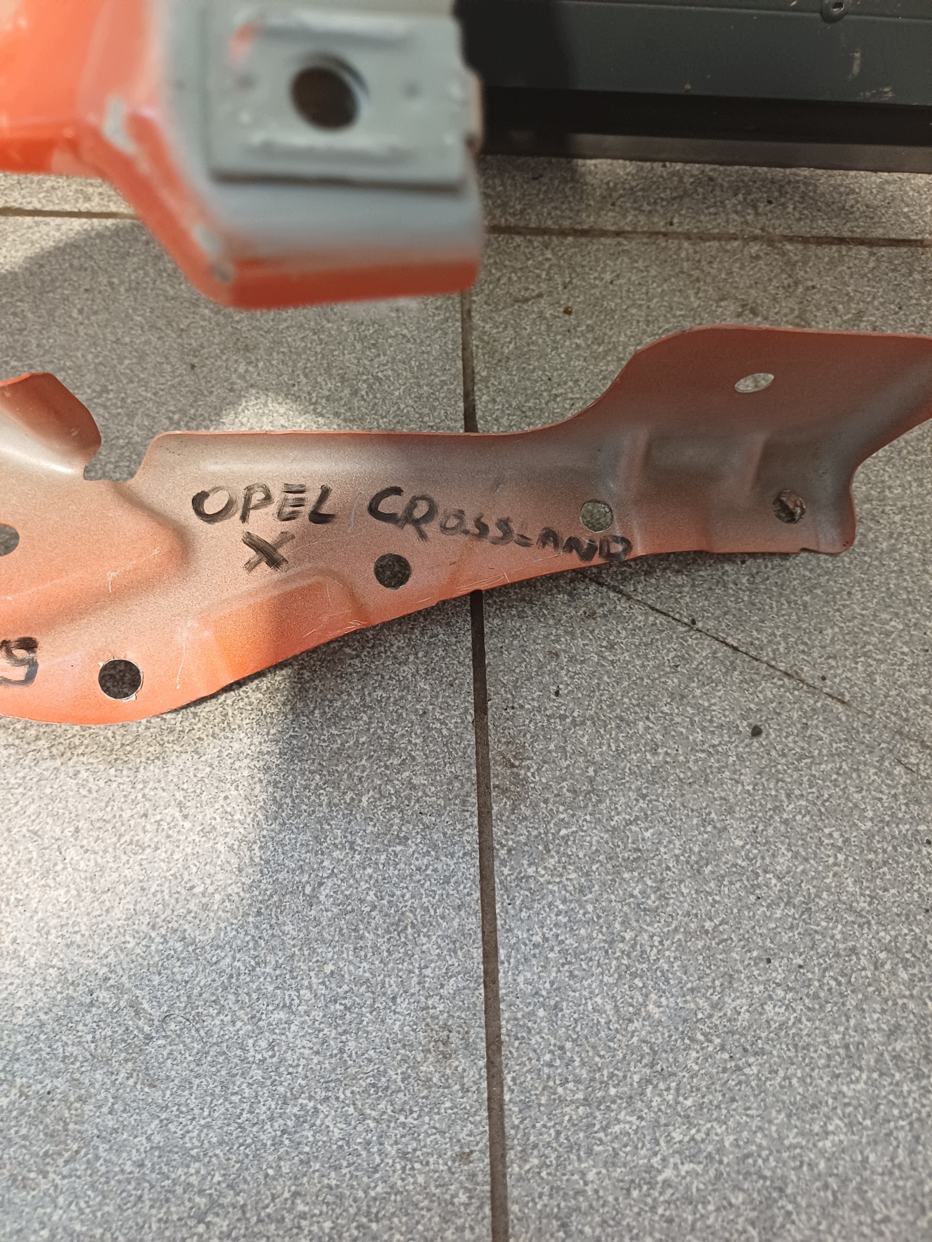 console of a fender left front front OPEL CROSSLAND X 13478959